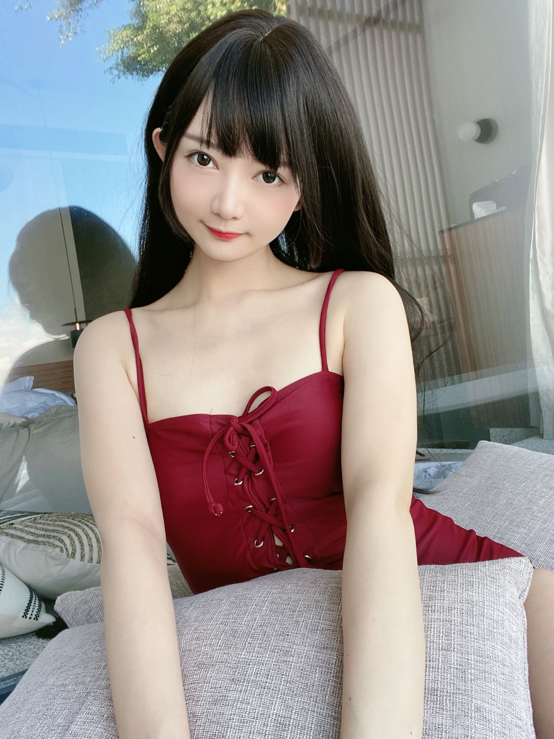 Welfare COS] 51 Jiang - Black and Red Swimsuit