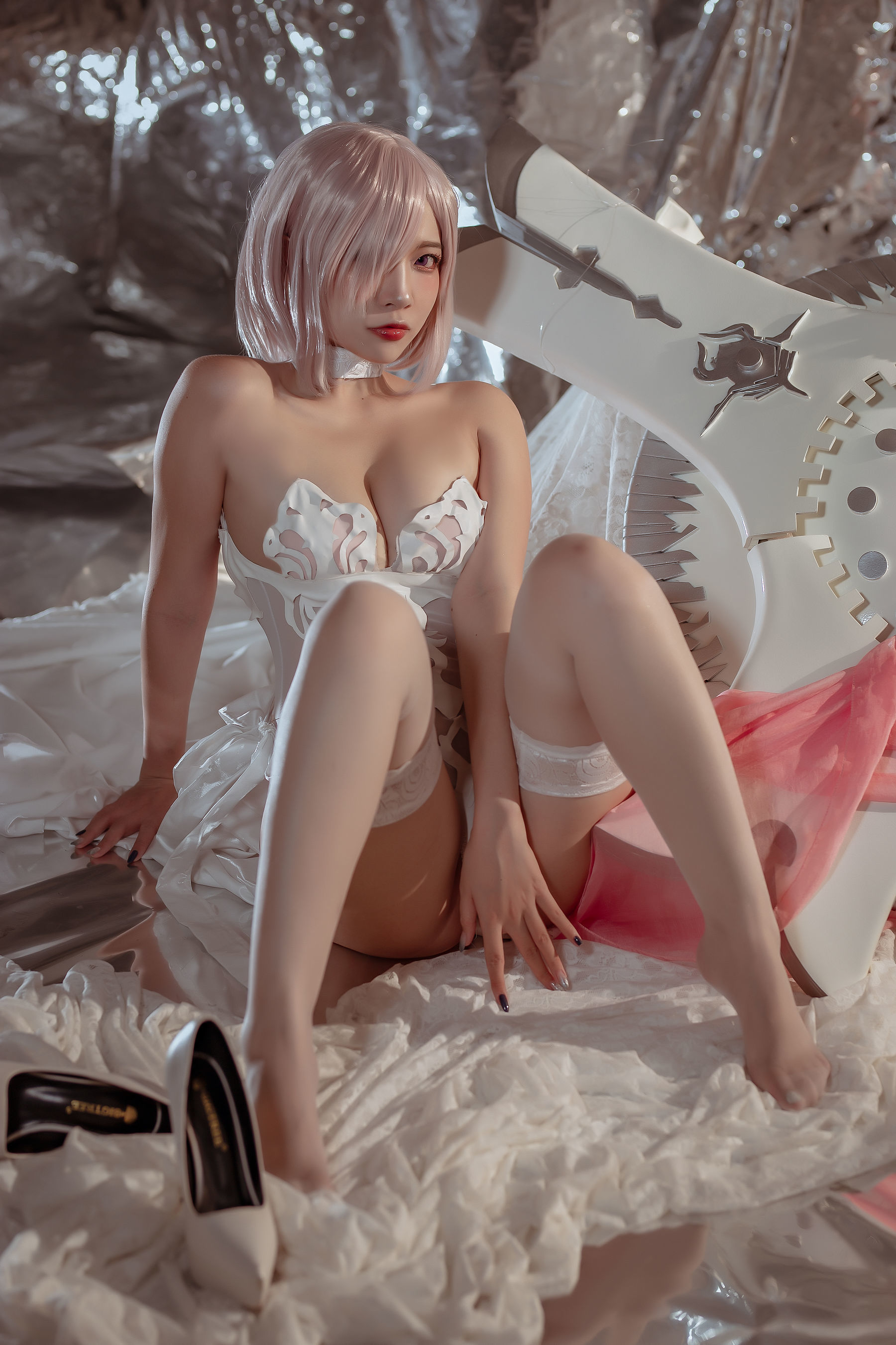 福利COS] 人氣 Coser 二佐 Nisa - Fate 瑪修 婚紗