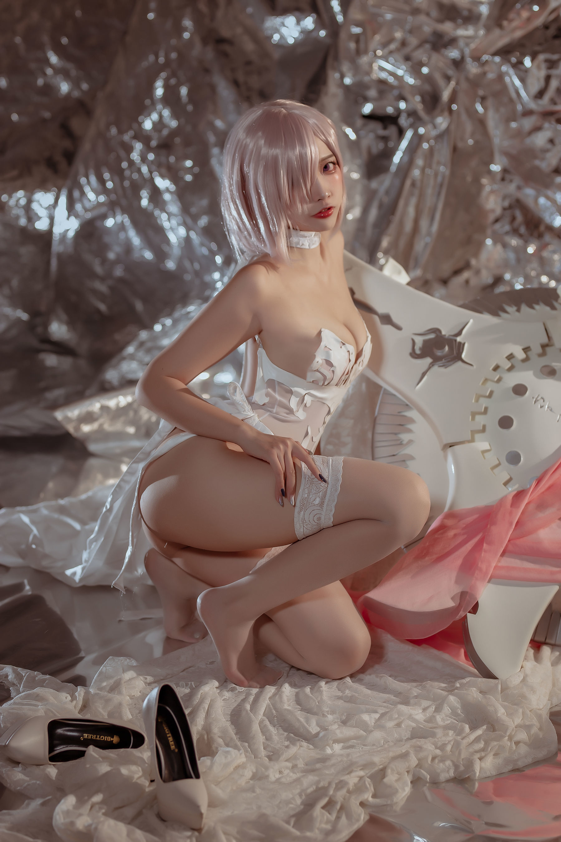 福利COS] 人氣 Coser 二佐 Nisa - Fate 瑪修 婚紗