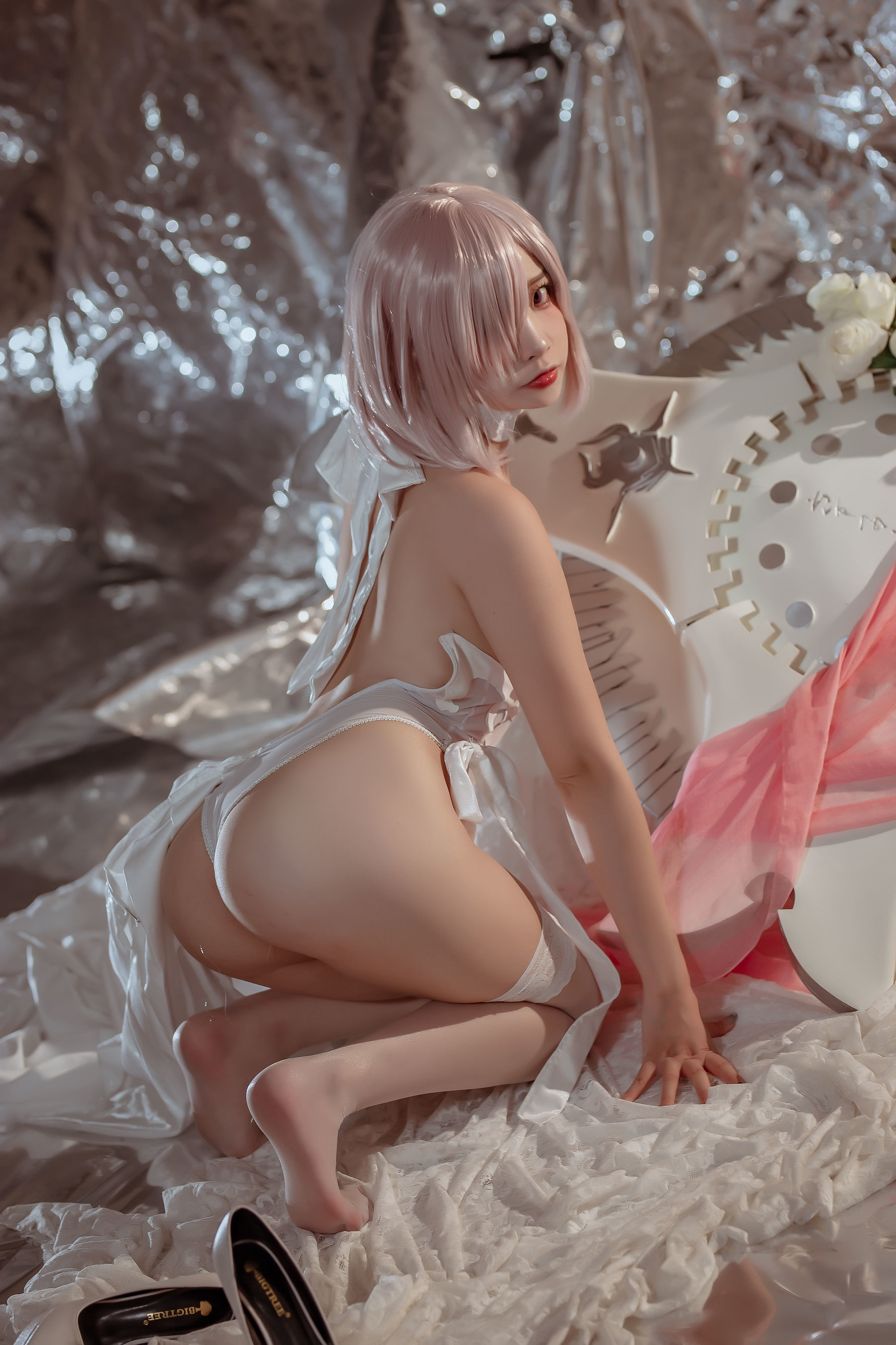 福利COS] 人氣 Coser 二佐 Nisa - Fate 瑪修 婚紗