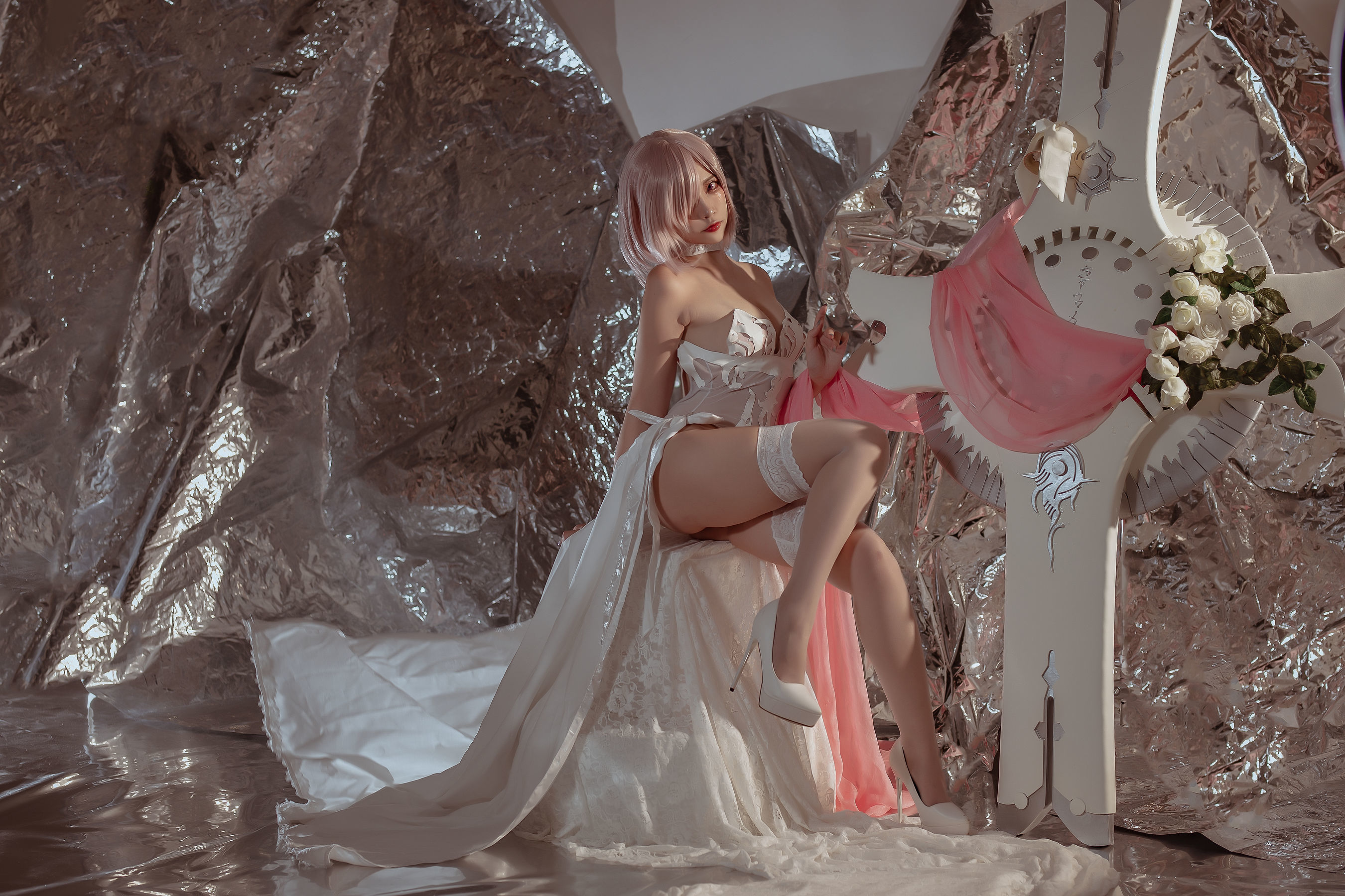 福利COS] 人氣 Coser 二佐 Nisa - Fate 瑪修 婚紗