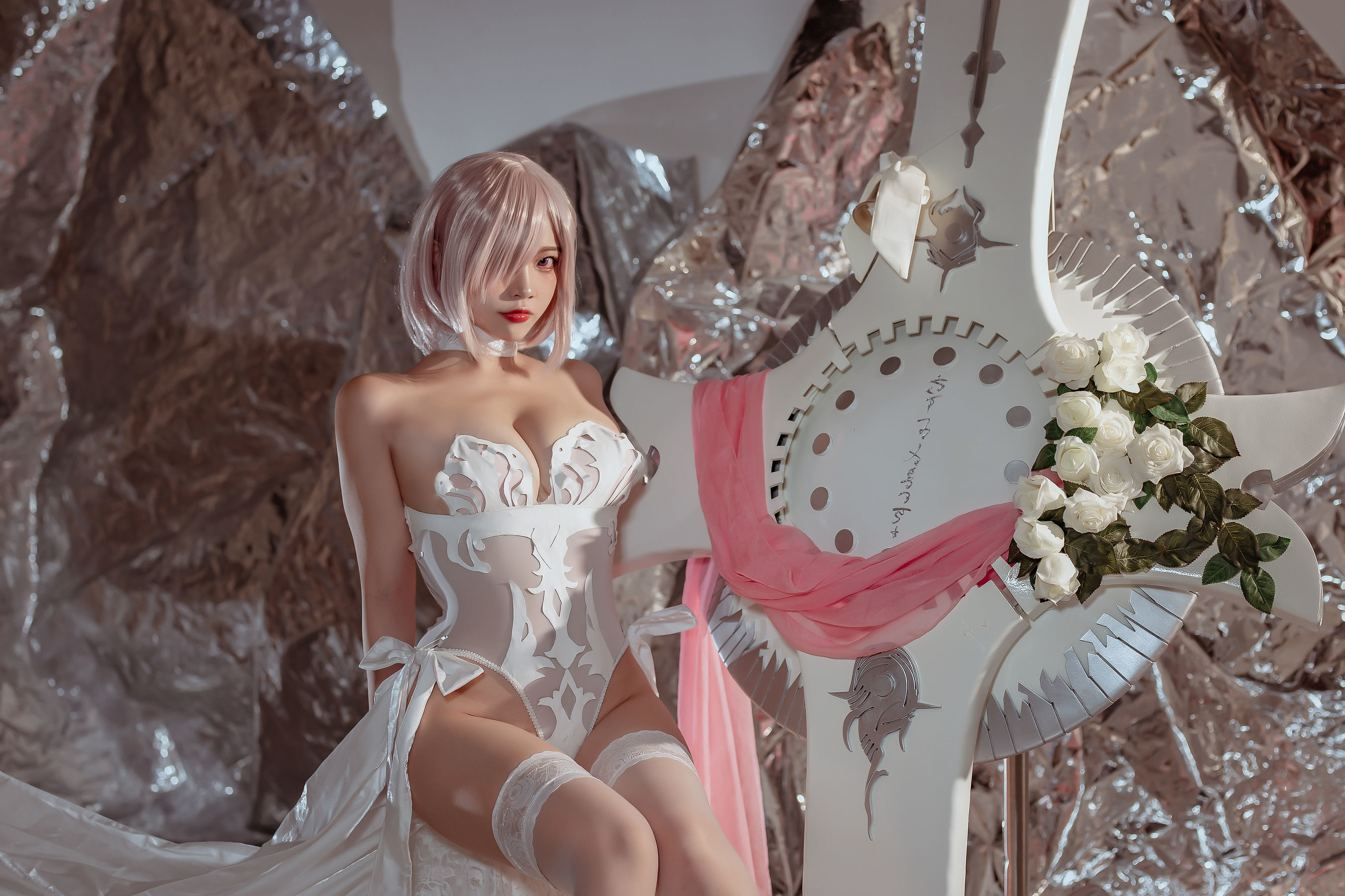 福利COS] 人氣 Coser 二佐 Nisa - Fate 瑪修 婚紗