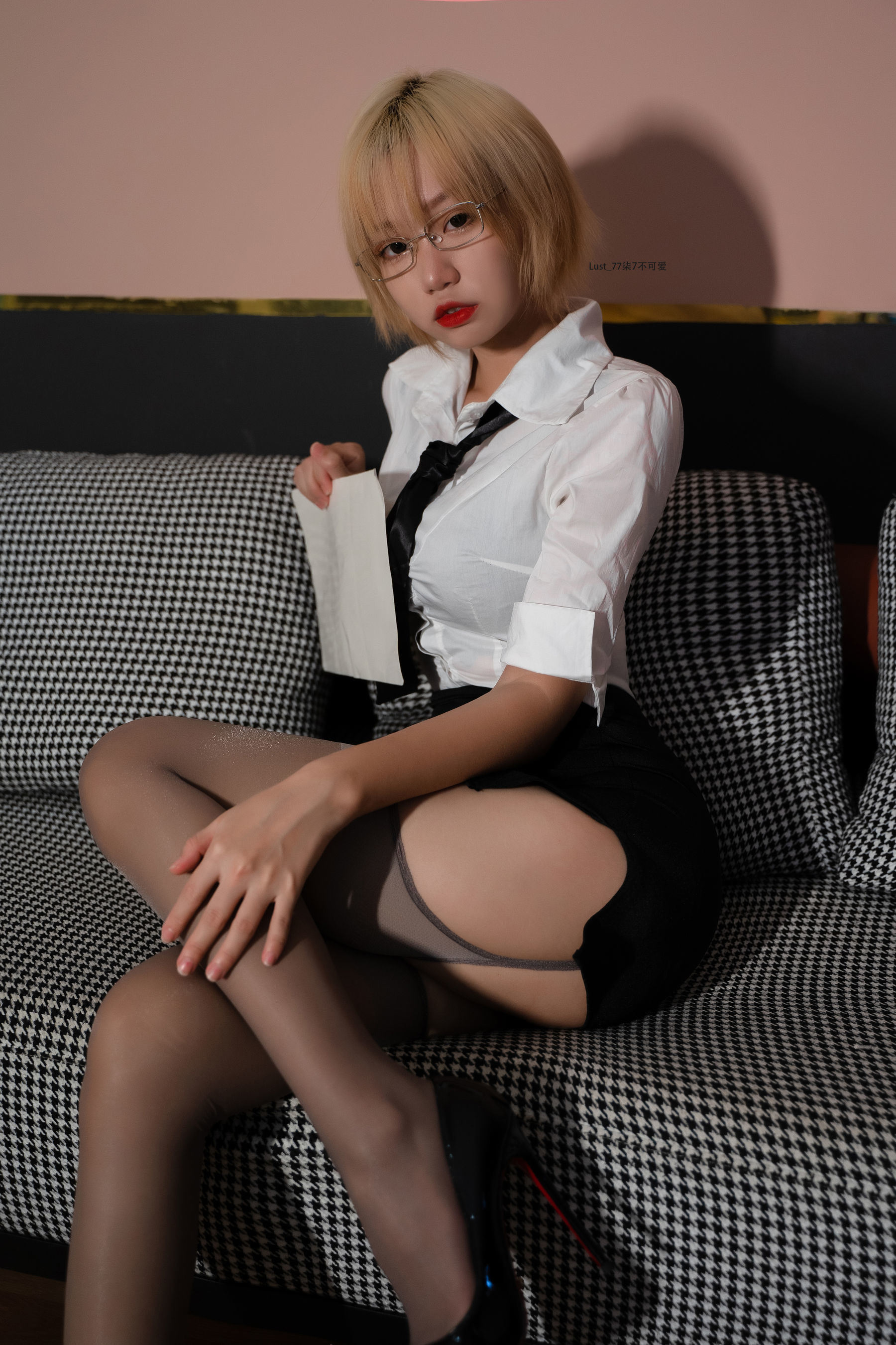 福利COS] 動漫博主柒柒要乖哦 - 家庭教師