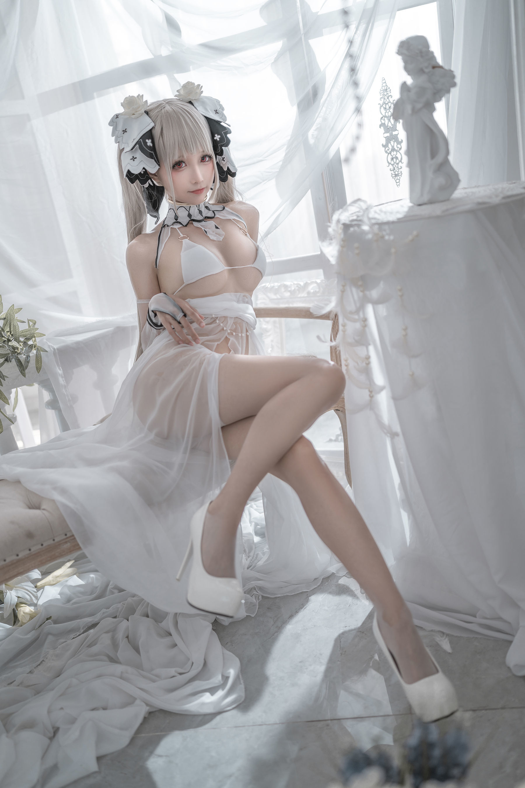 Phúc lợi COS] Blogger hoạt hình Chủn Mò Mò - Áo cưới dễ thương