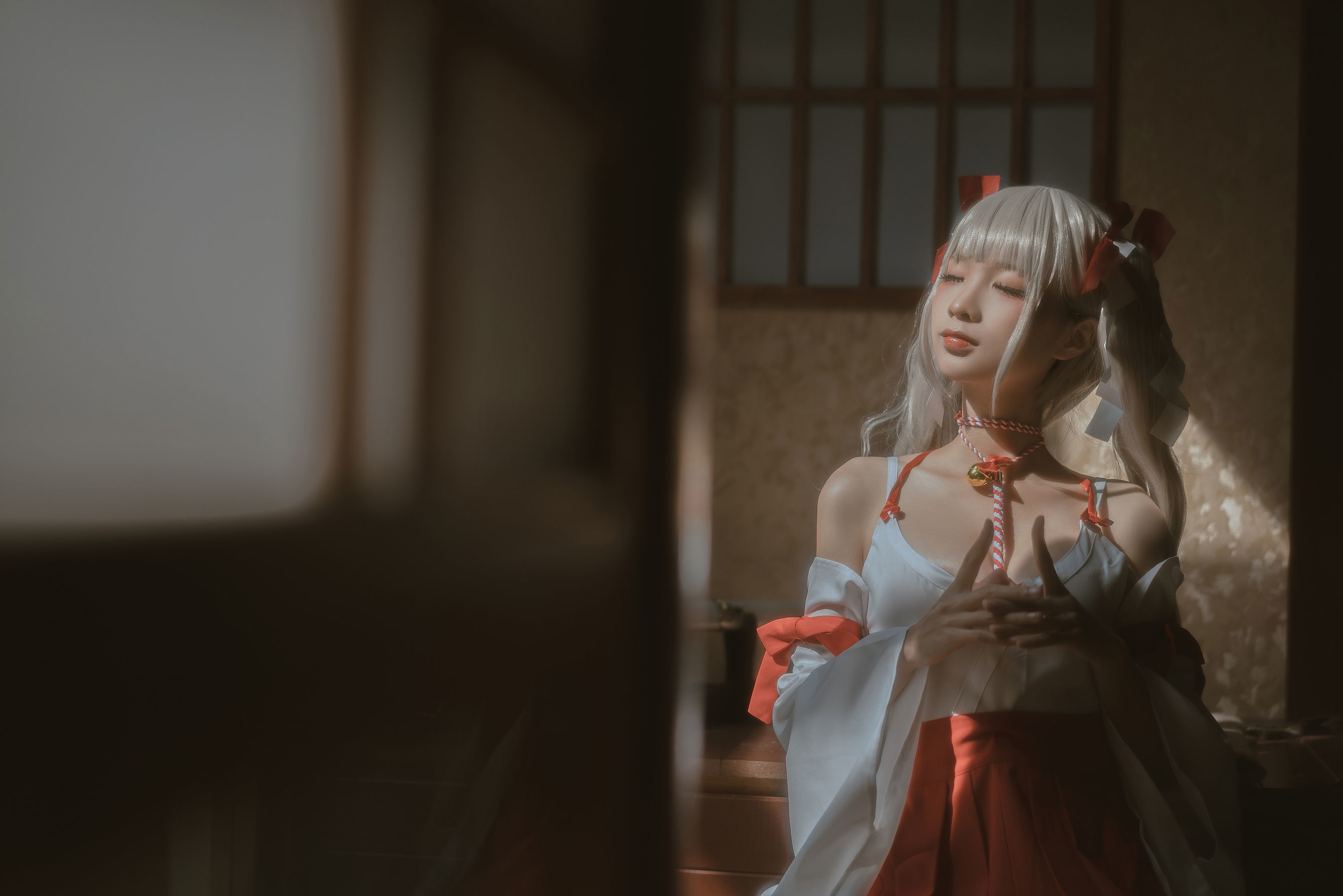 福利COS] アニメブロガー チュンモモ - 畏怖の巫女