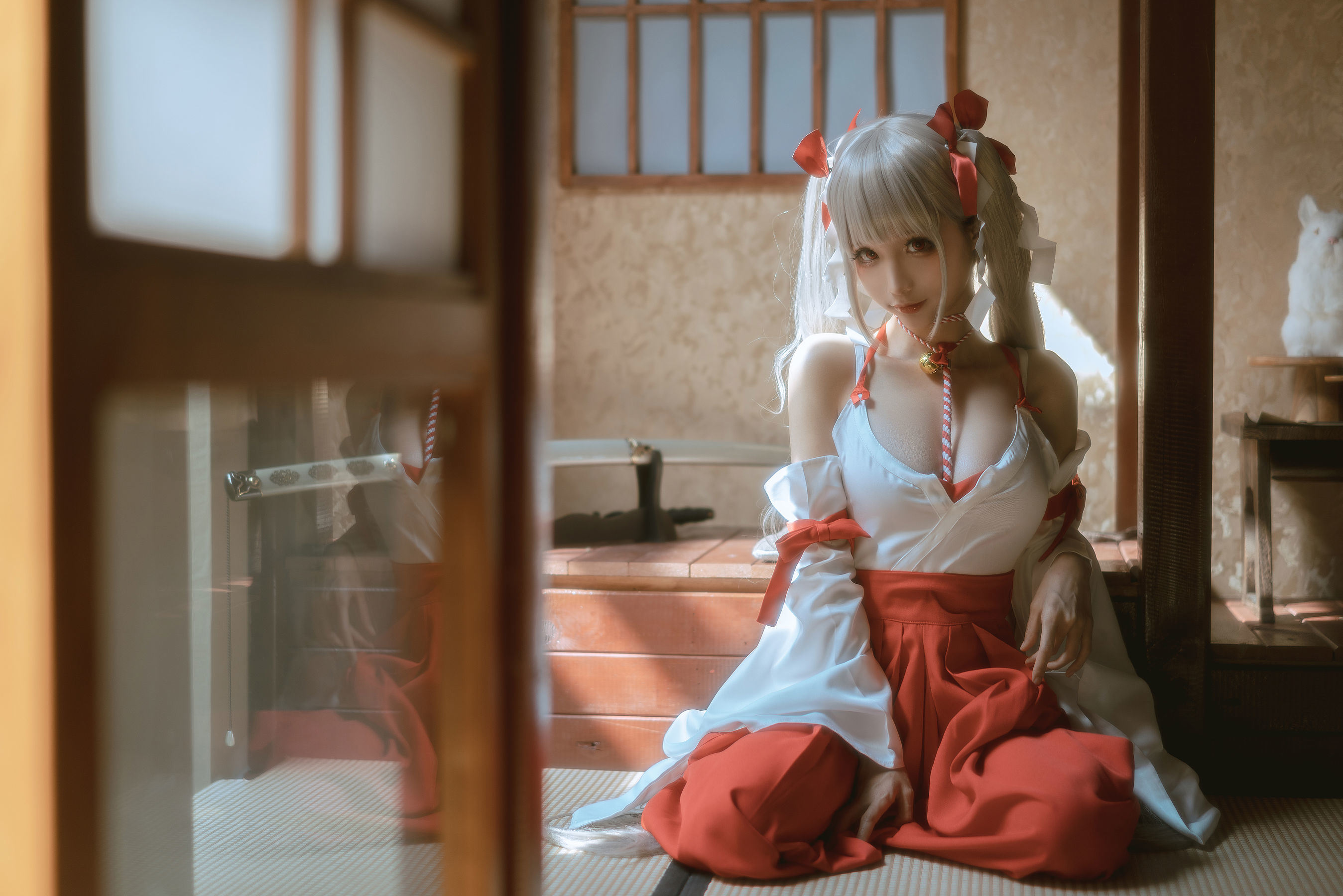 福利COS] アニメブロガー チュンモモ - 畏怖の巫女