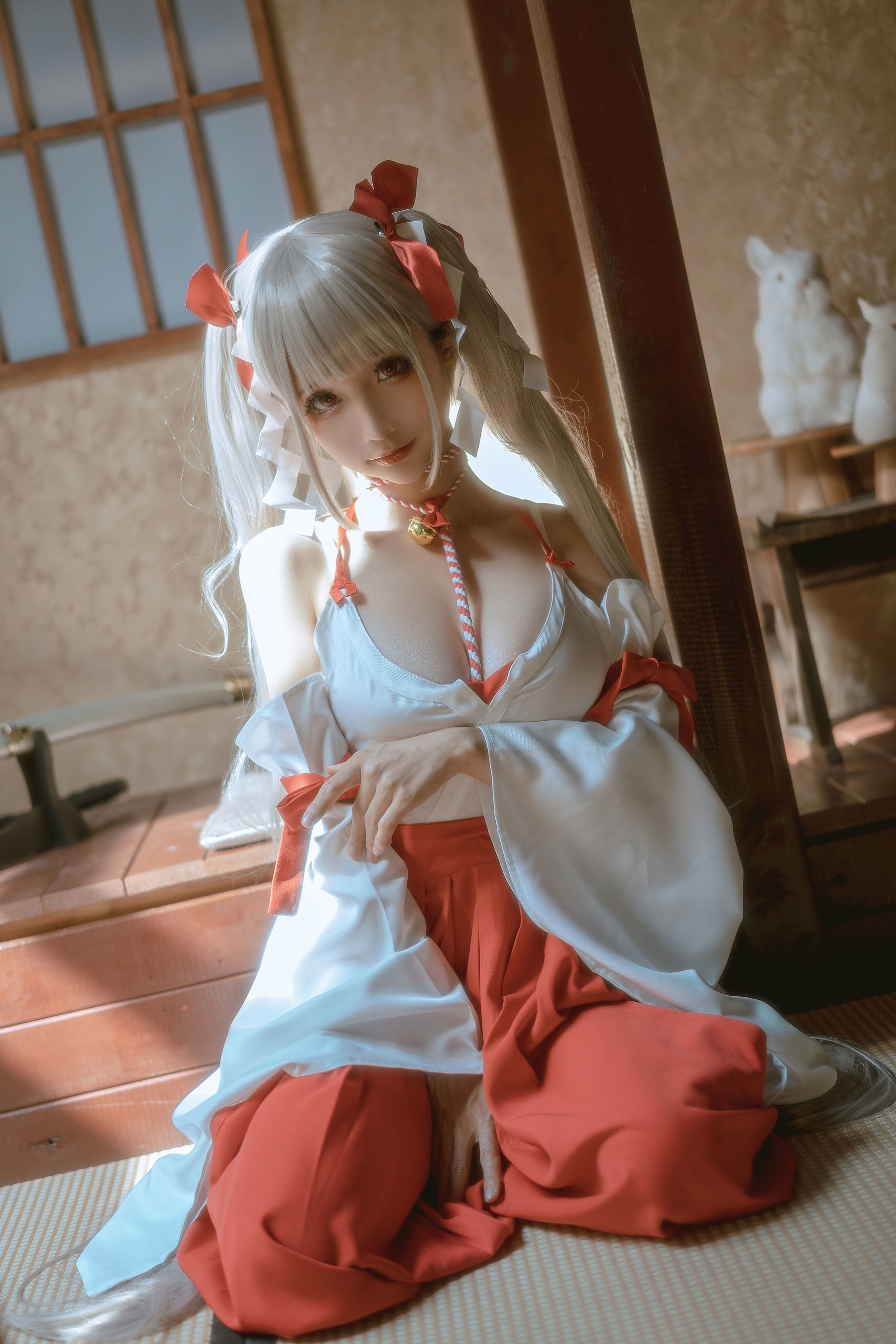 福利COS] アニメブロガー チュンモモ - 畏怖の巫女