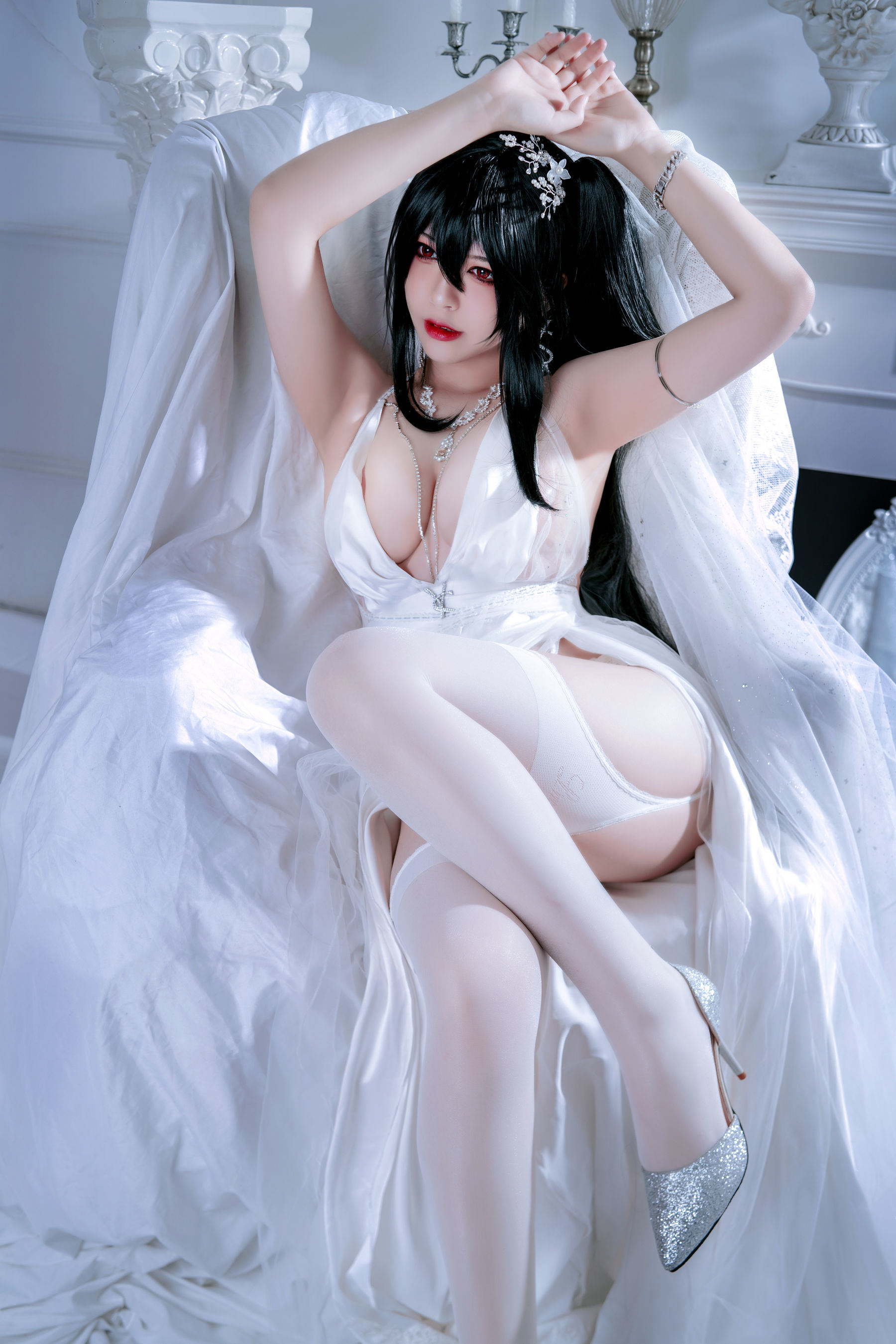 Ban Ban Zi Taihou Bride Cosplay Photos