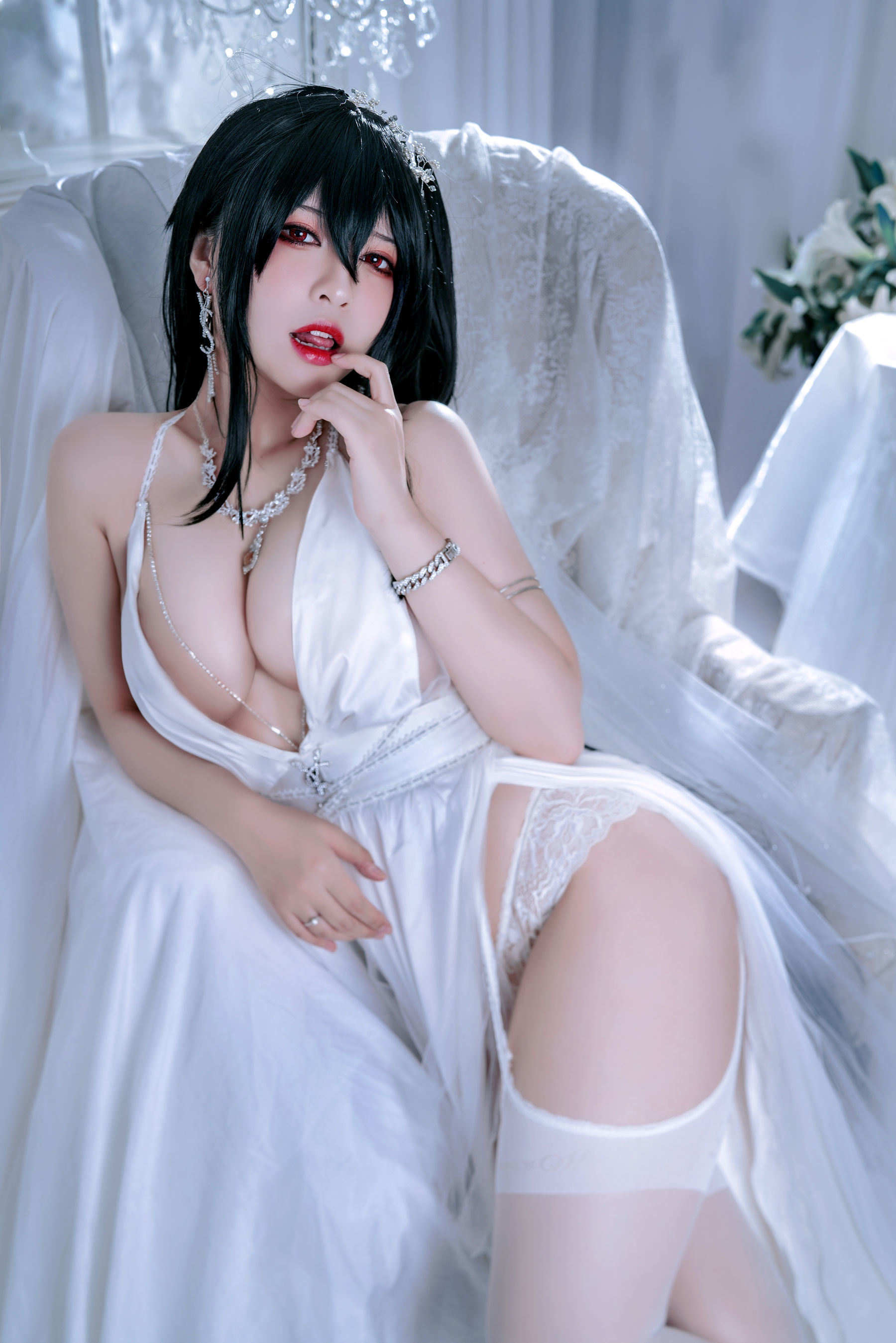 Ban Ban Zi Cosplay Taihou Bride