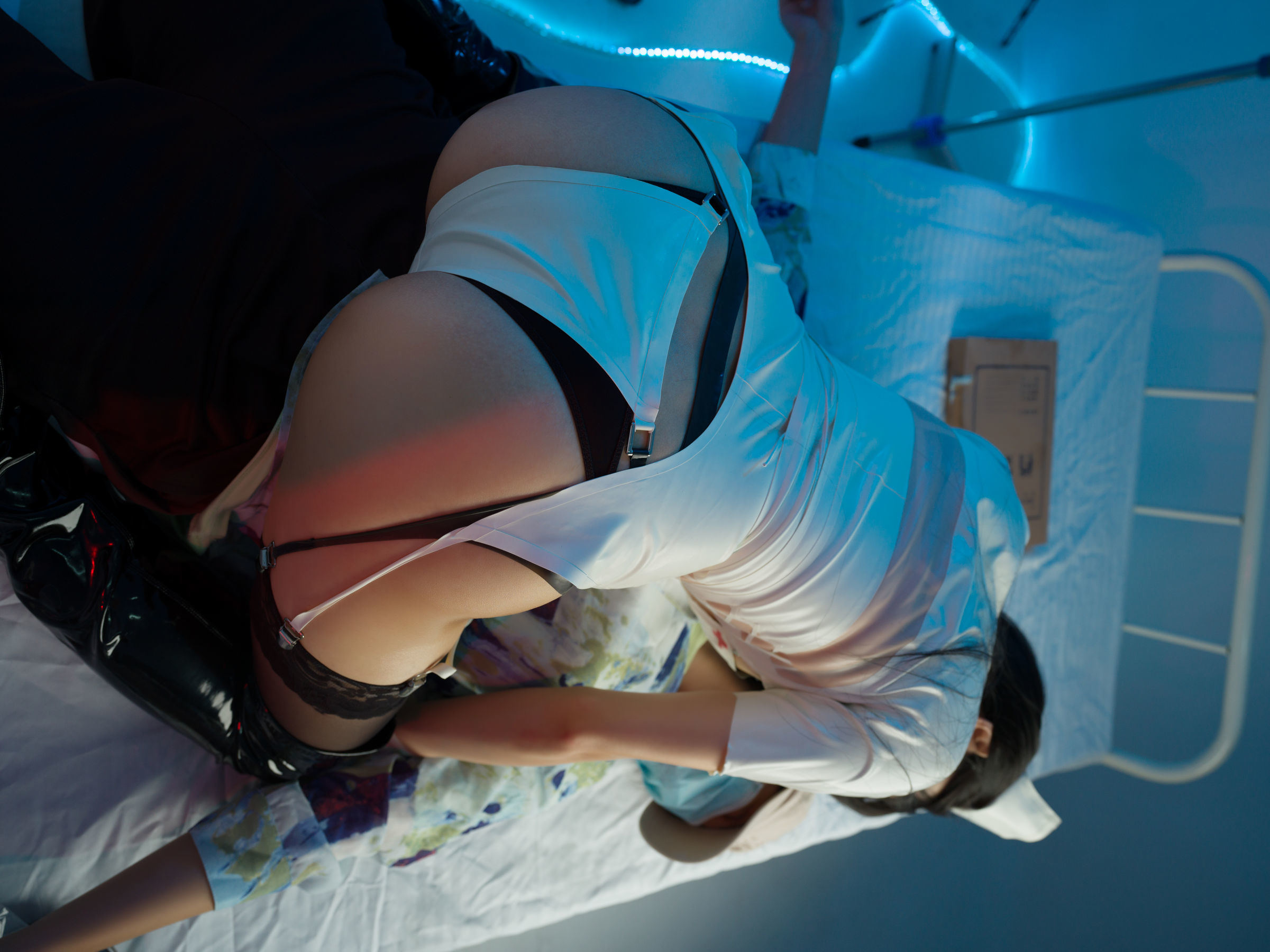 Cosplay Phúc Lợi] Thu và Corgi (Hạ Xiao Thu Thu Thu) - Tifa Y tá