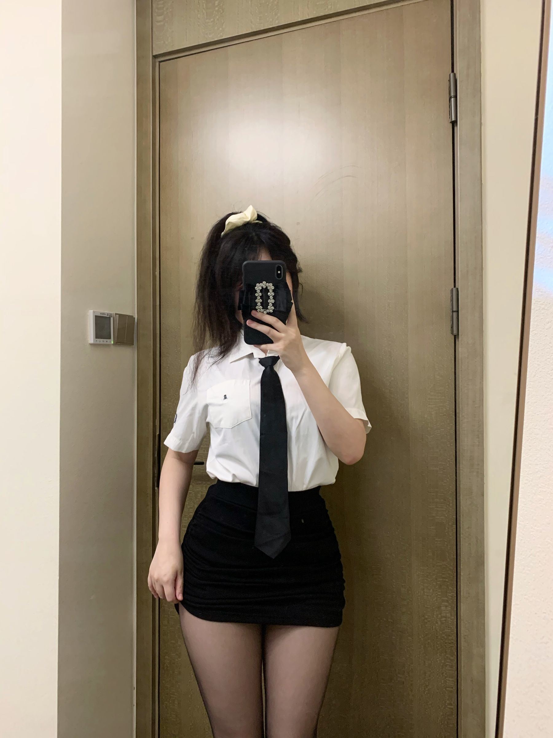 福利COS] 蜜桃少女是依醬呀 - 剛入職的新人