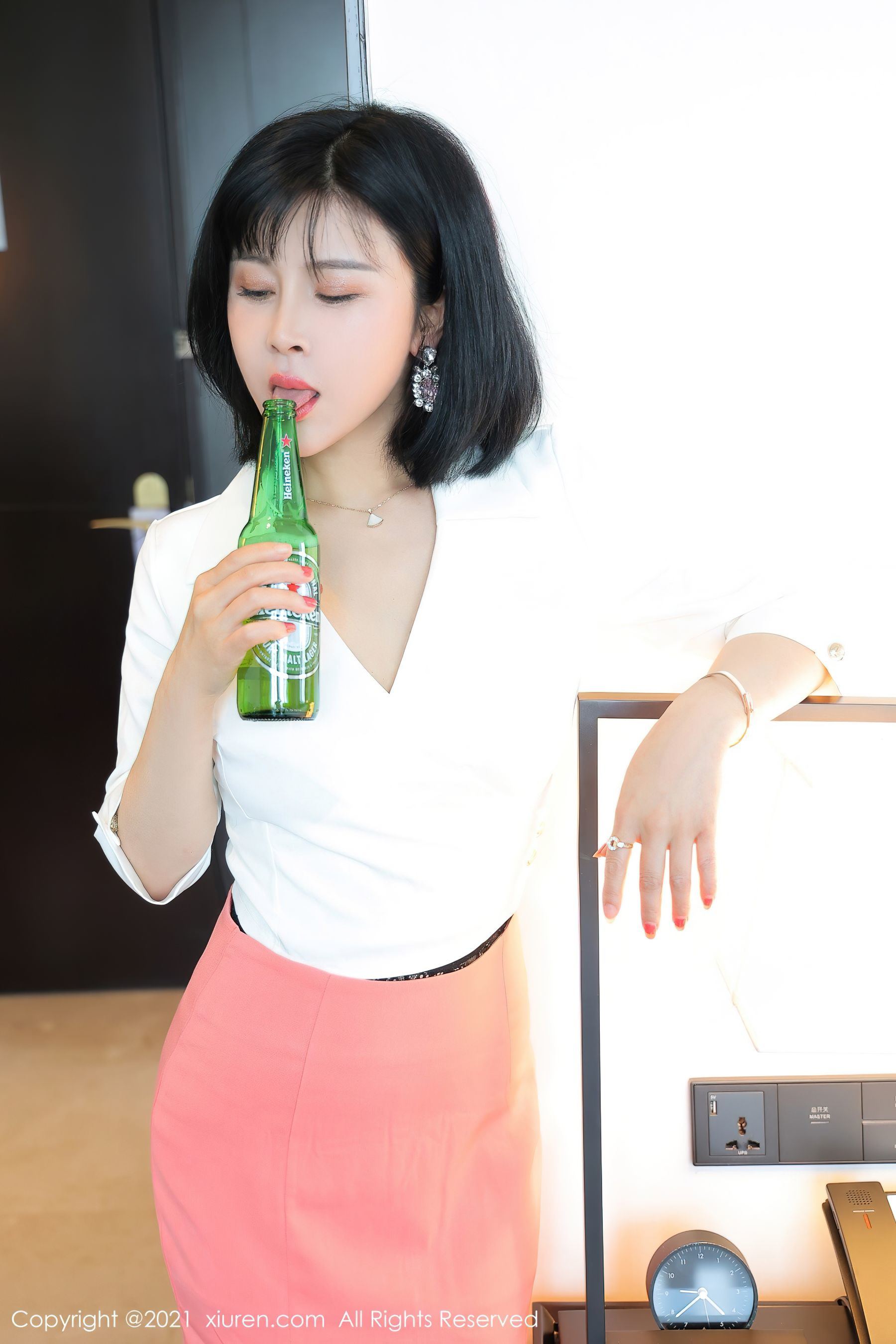 XiuRen] No.4047 Guai Guai Xiao Ye Miao & Lucky Shen Huanxin