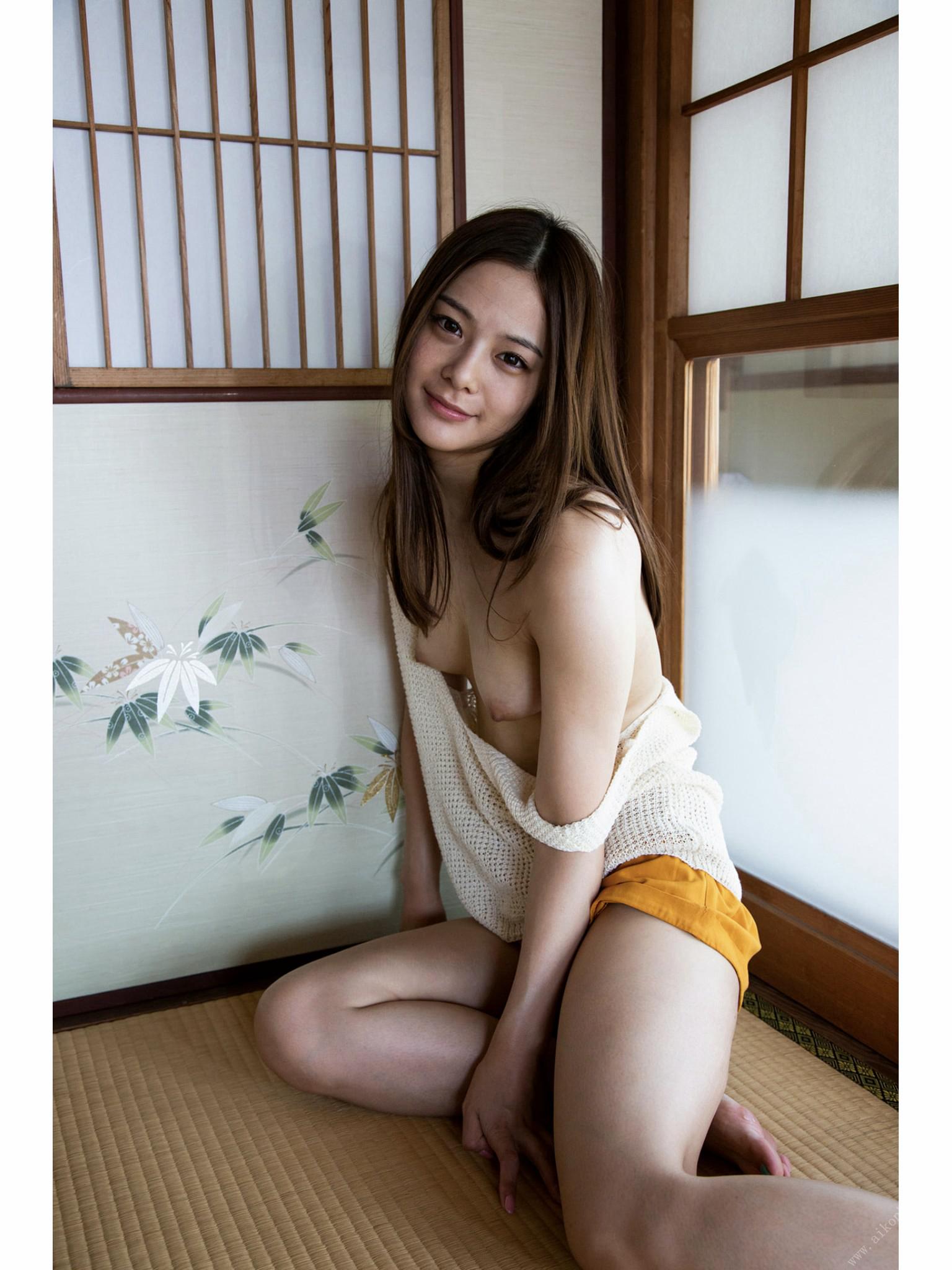 요시타카 네네 여름 바다에서 너를 만날 수 있다면 주간 포스트 디지털 사진집[69P