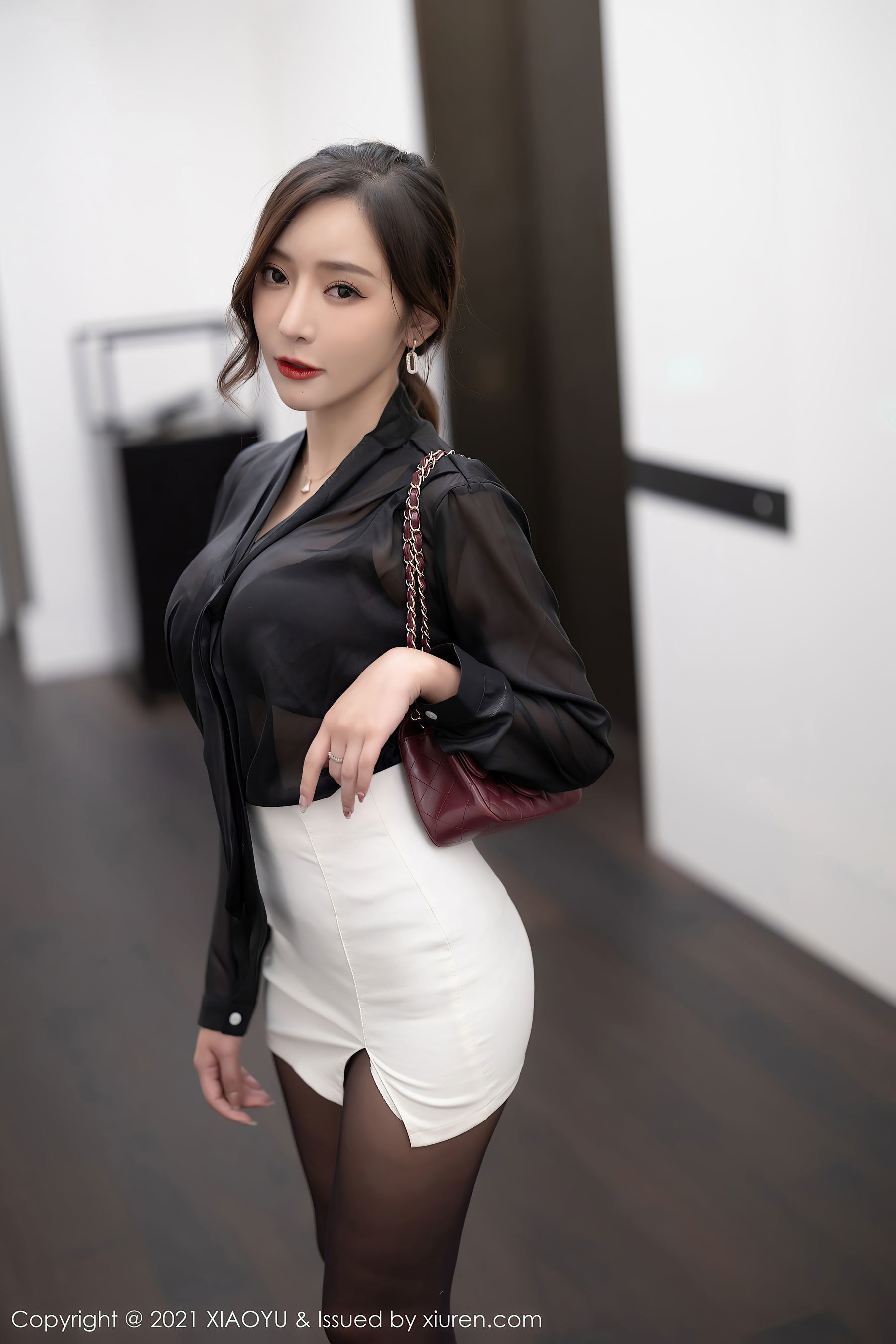 XIAOYU Vol.632 王馨瑤Yanni 黑絲制服寫真