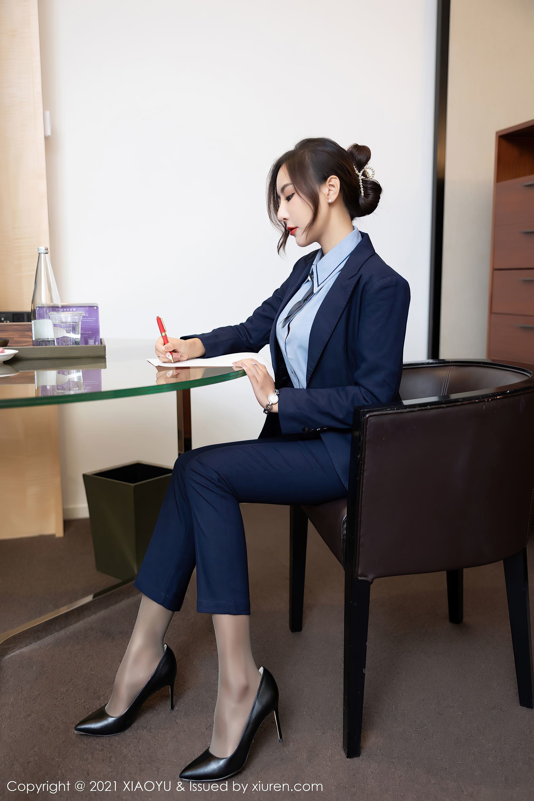 XIAOYU Vol.639 王馨瑤Yanni 辦公室白領寫真