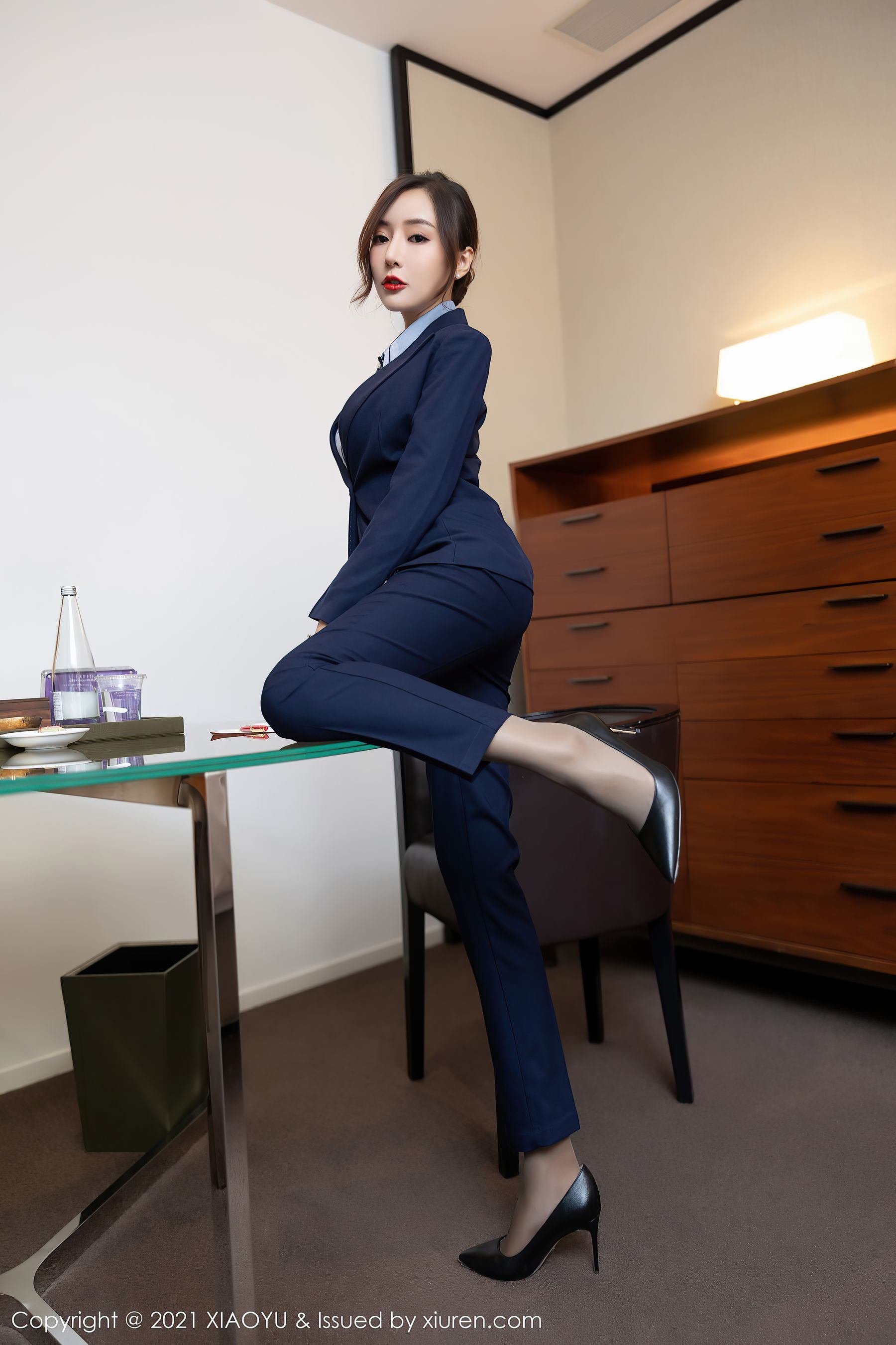 XIAOYU Vol.639 王馨瑤Yanni 辦公室白領寫真