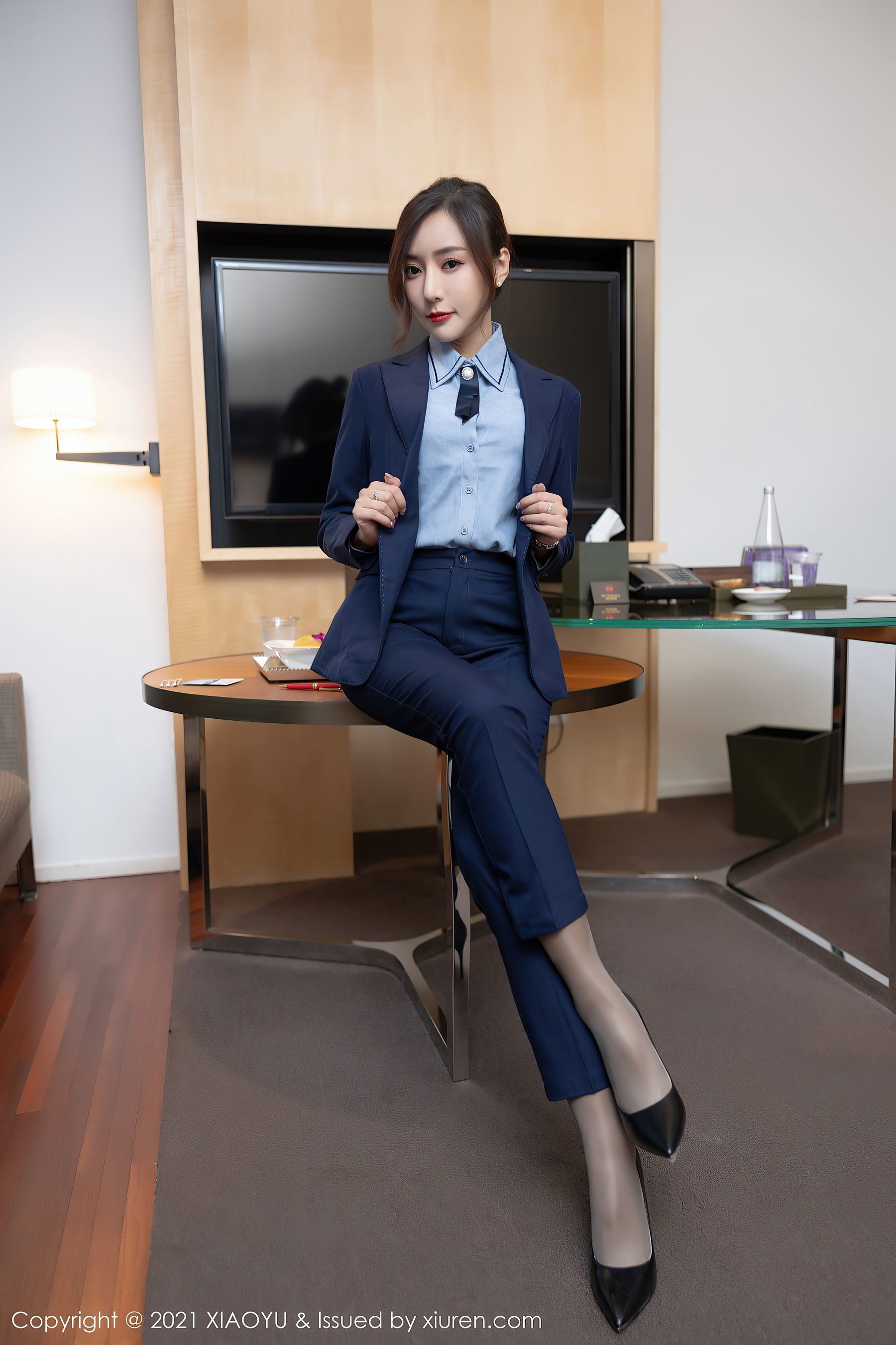 XIAOYU Vol.639 Wang Xinyao Yanni Office OL Set