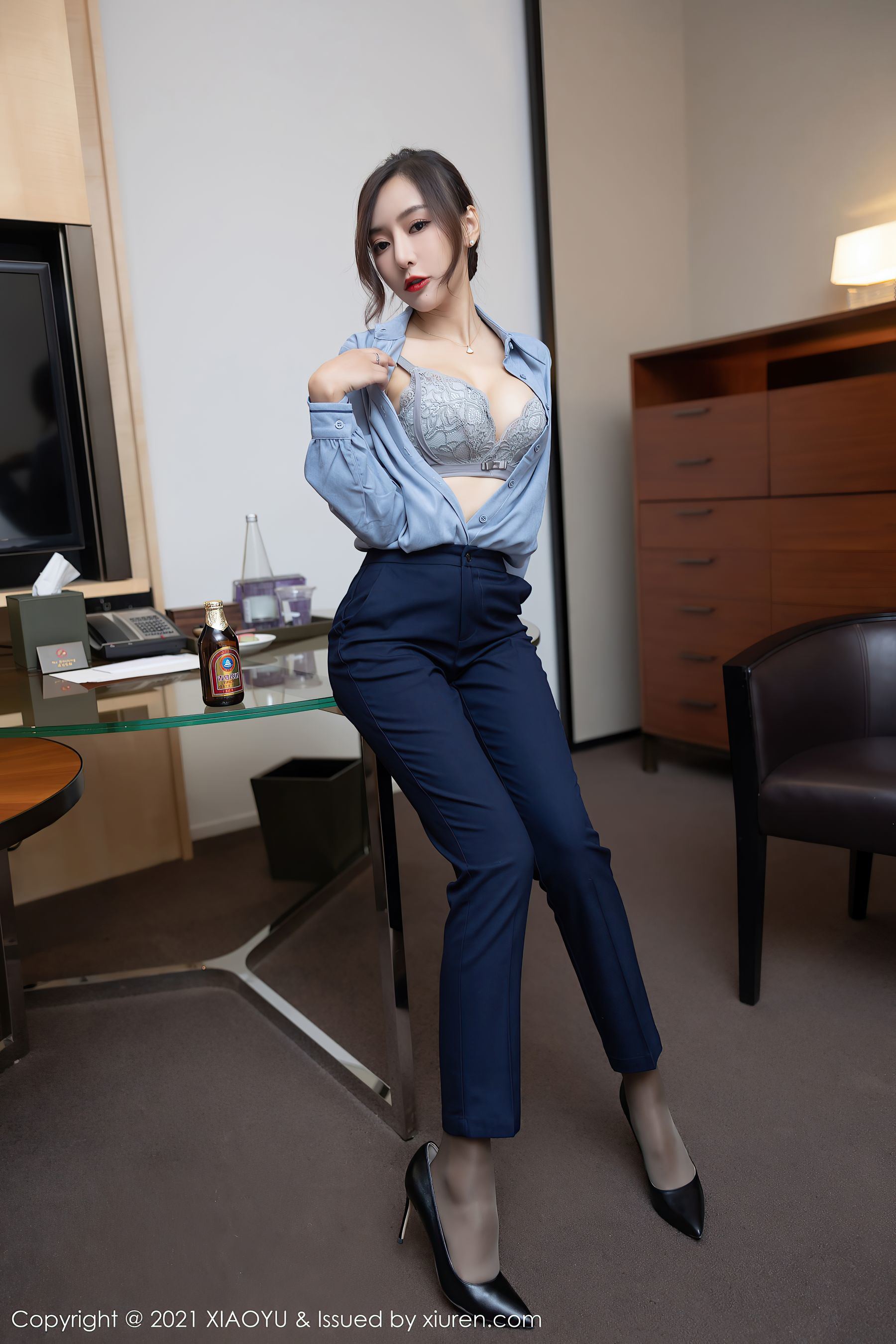 XIAOYU Vol.639 Wang Xinyao Yanni Office OL Set