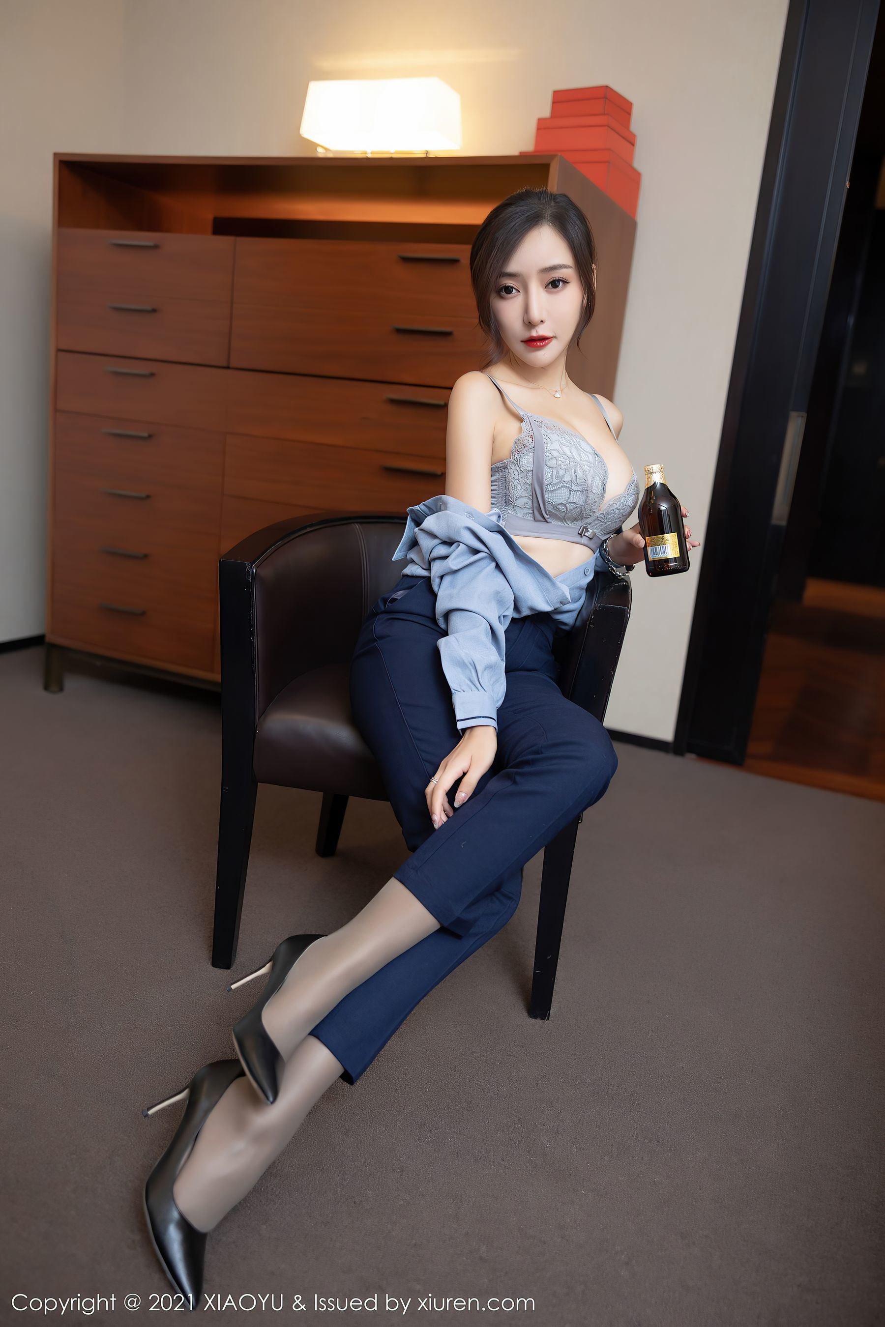 XIAOYU Vol.639 Wang Xinyao Yanni OL văn phòng