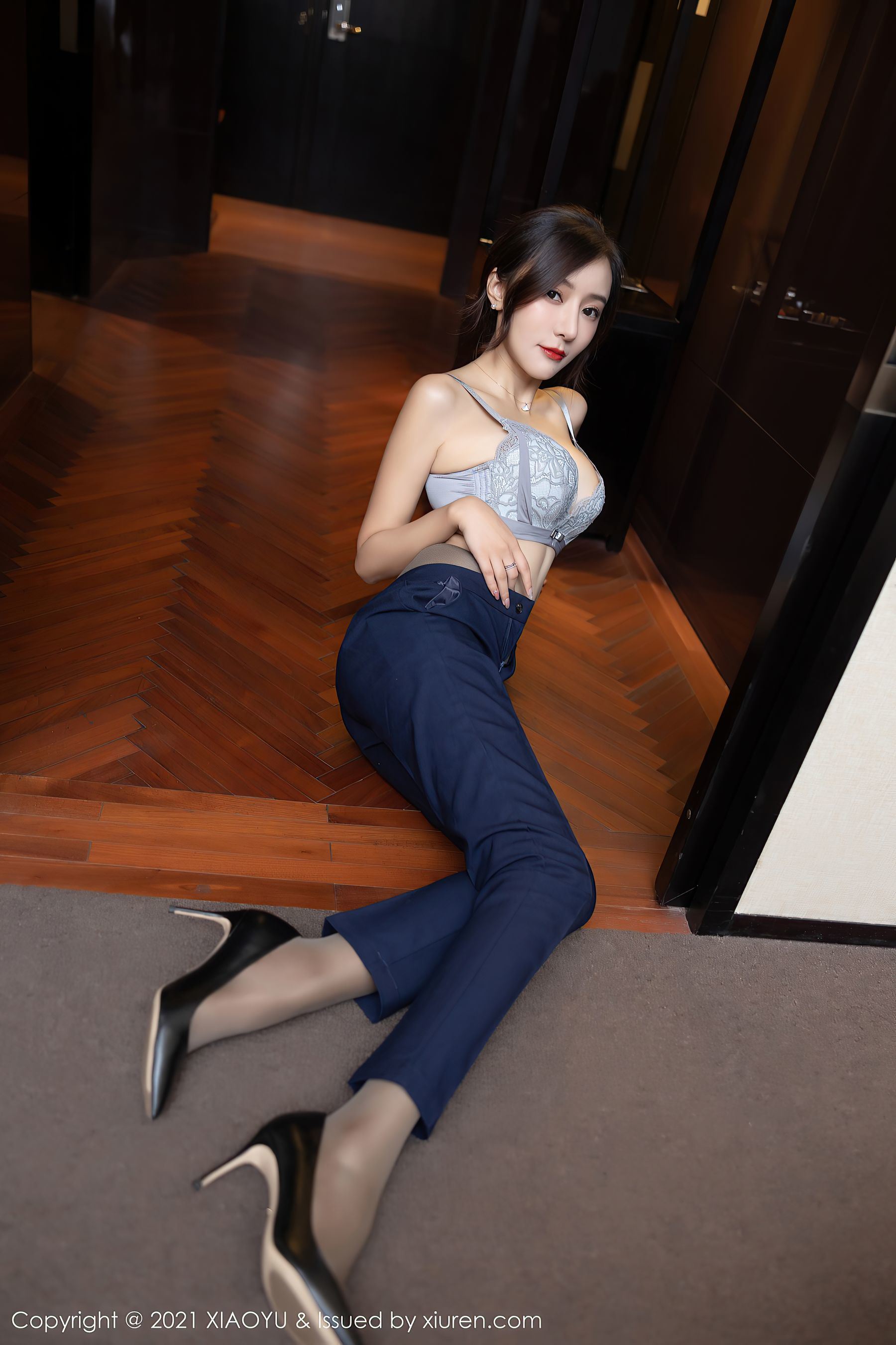XIAOYU Vol.639 Wang Xinyao Yanni OL văn phòng