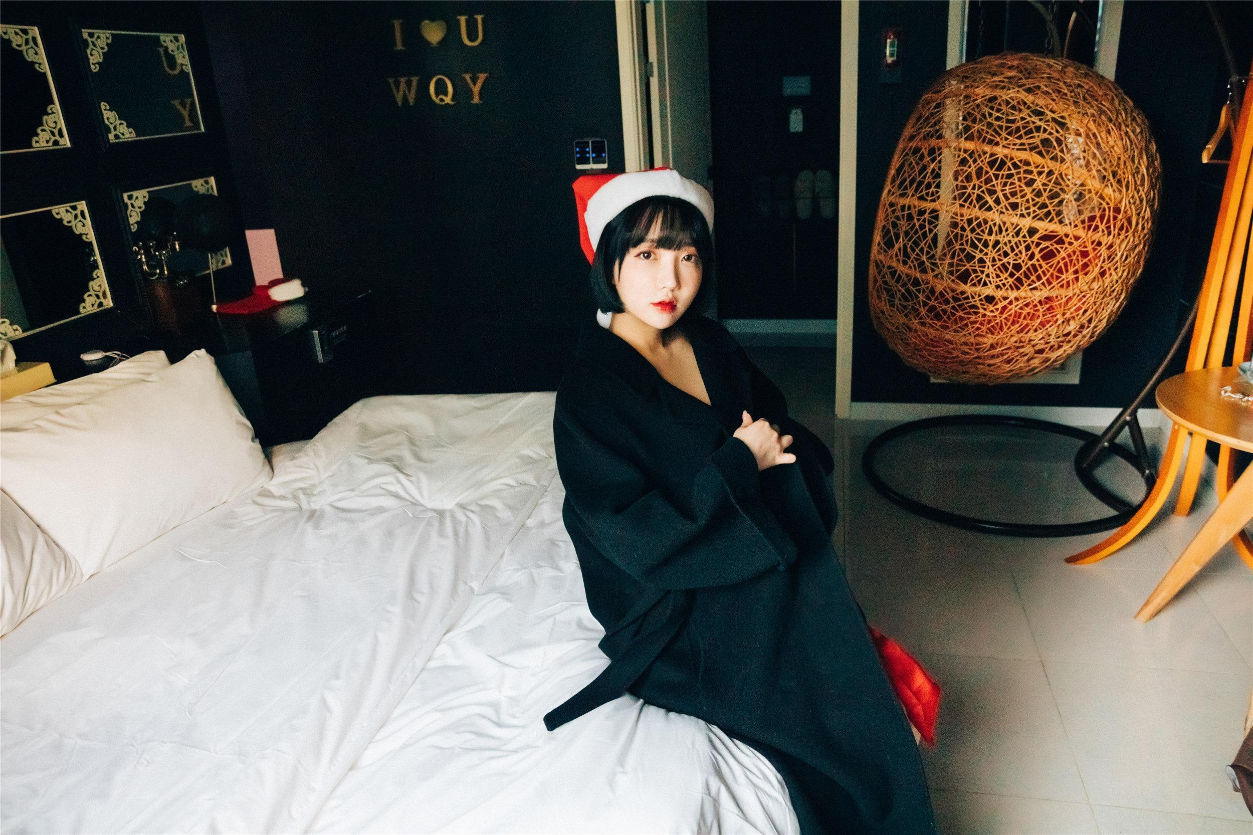 Loozy] Ngày Hẹn Hò Đôi Son Ye-Eun [93P