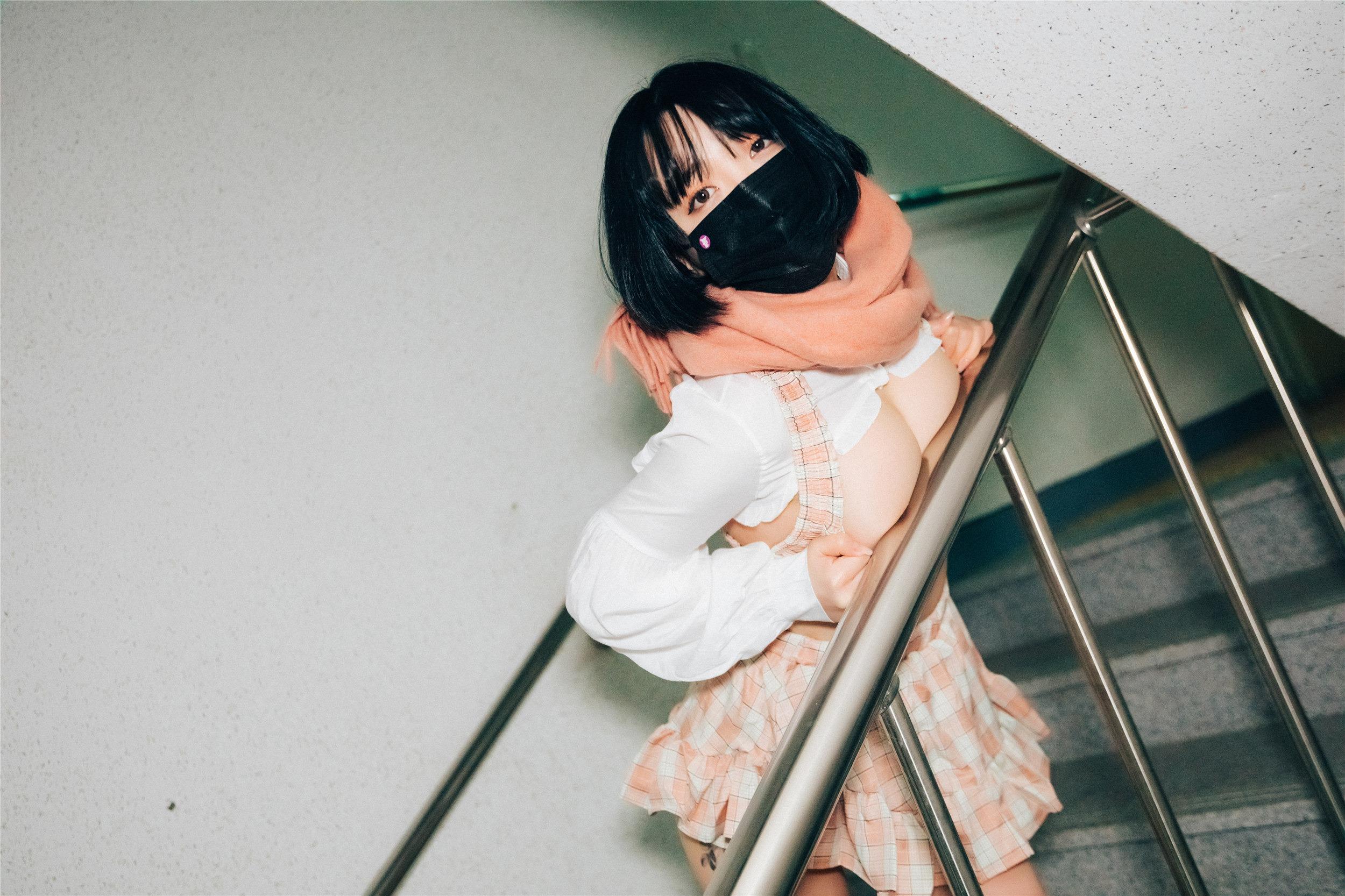 Loozy] Ngày Hẹn Hò Đôi Son Ye-Eun [93P