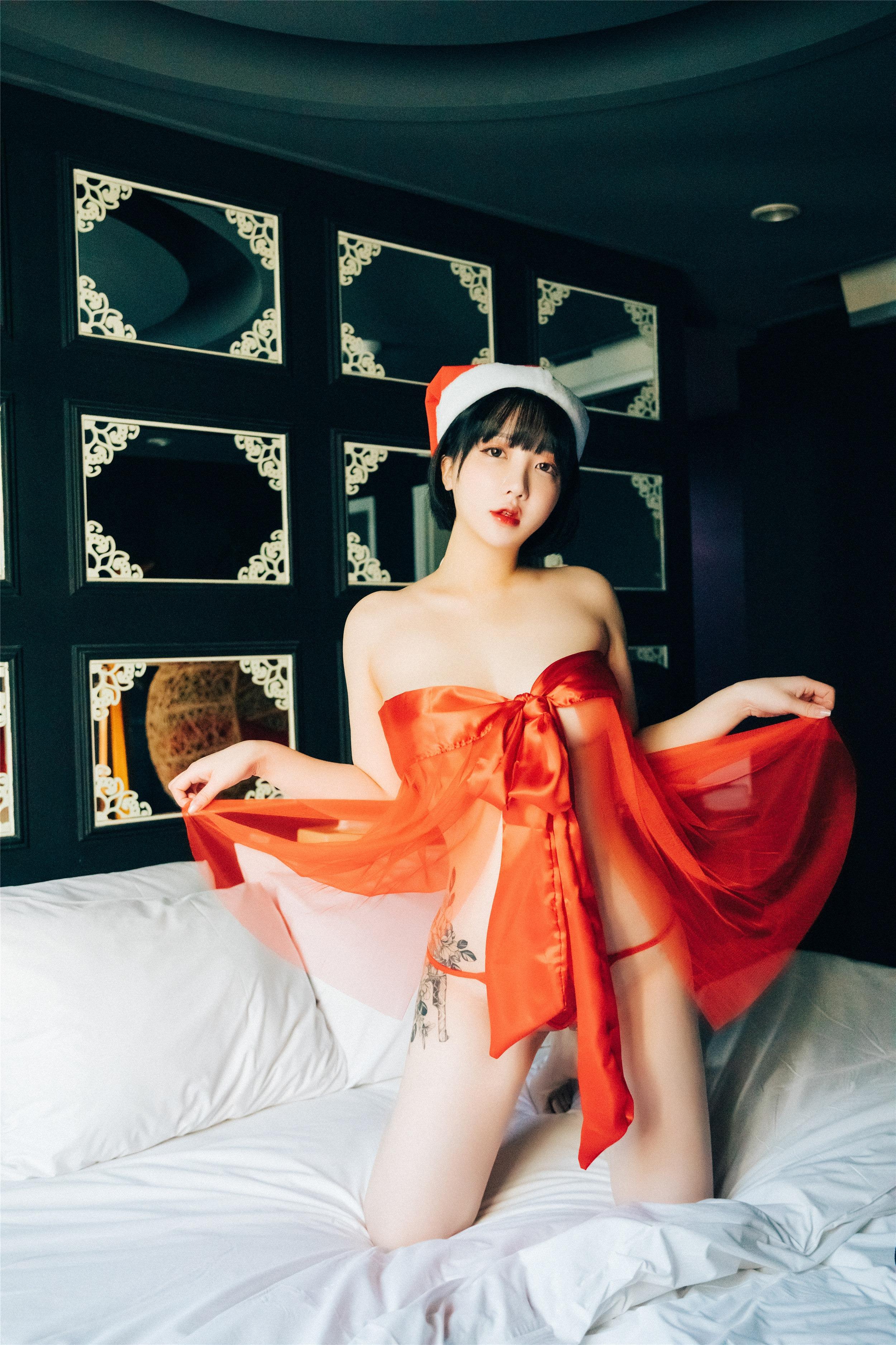 Loozy] Ngày Hẹn Hò Đôi Son Ye-Eun [93P