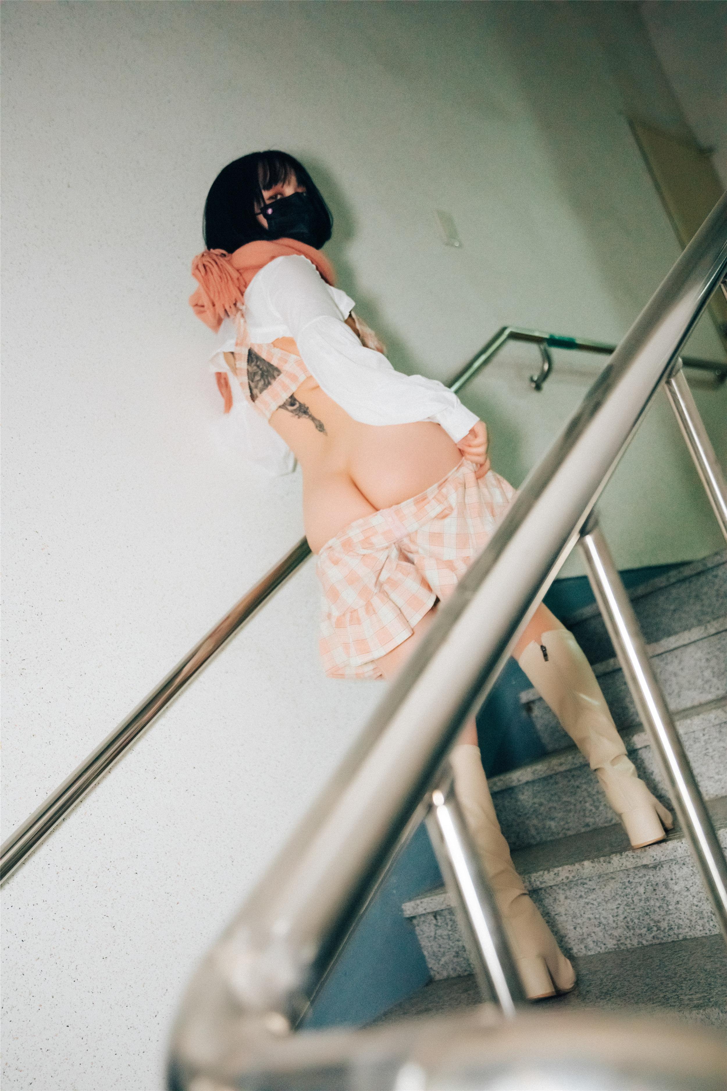Loozy] Ngày Hẹn Hò Đôi Son Ye-Eun [93P