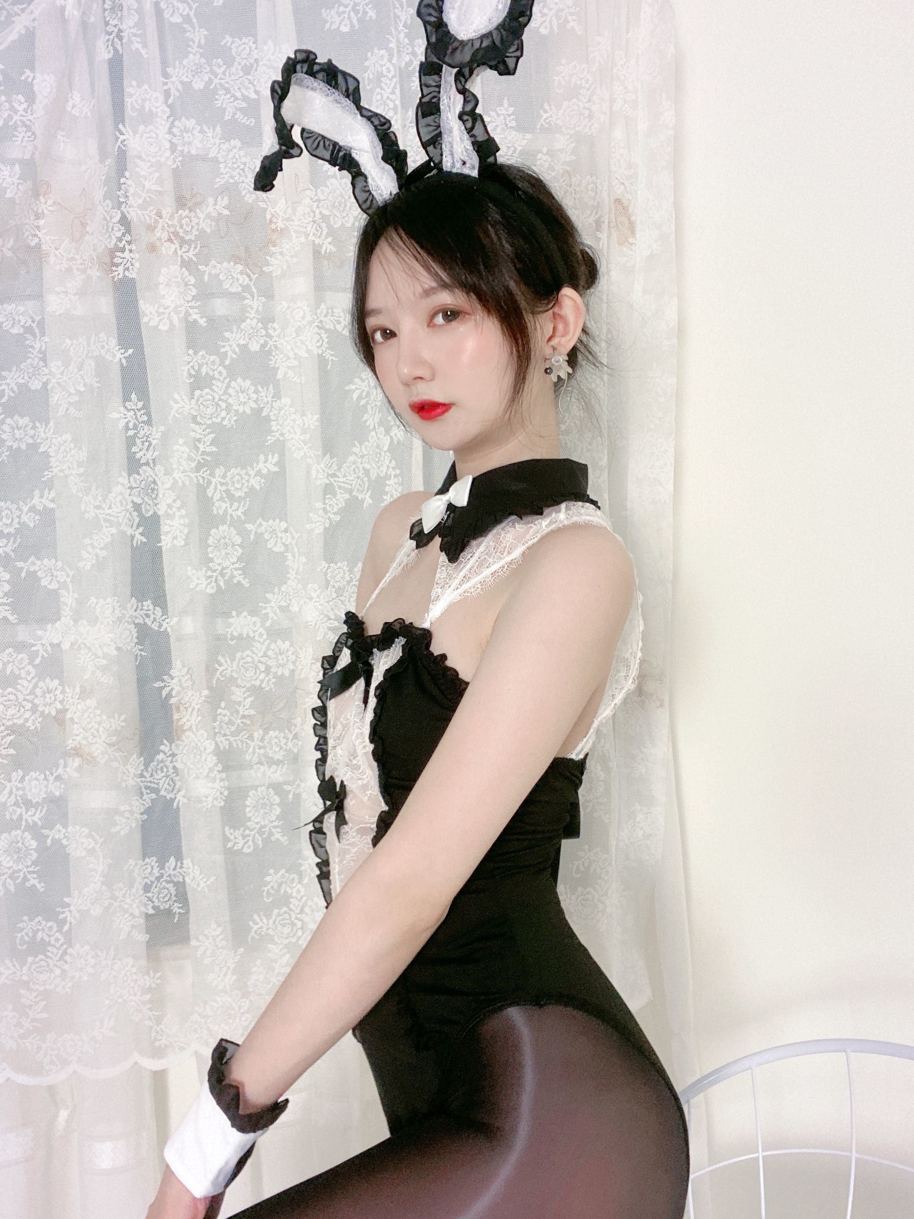 Welfare COS] 51 Jiang - Shiny Socks