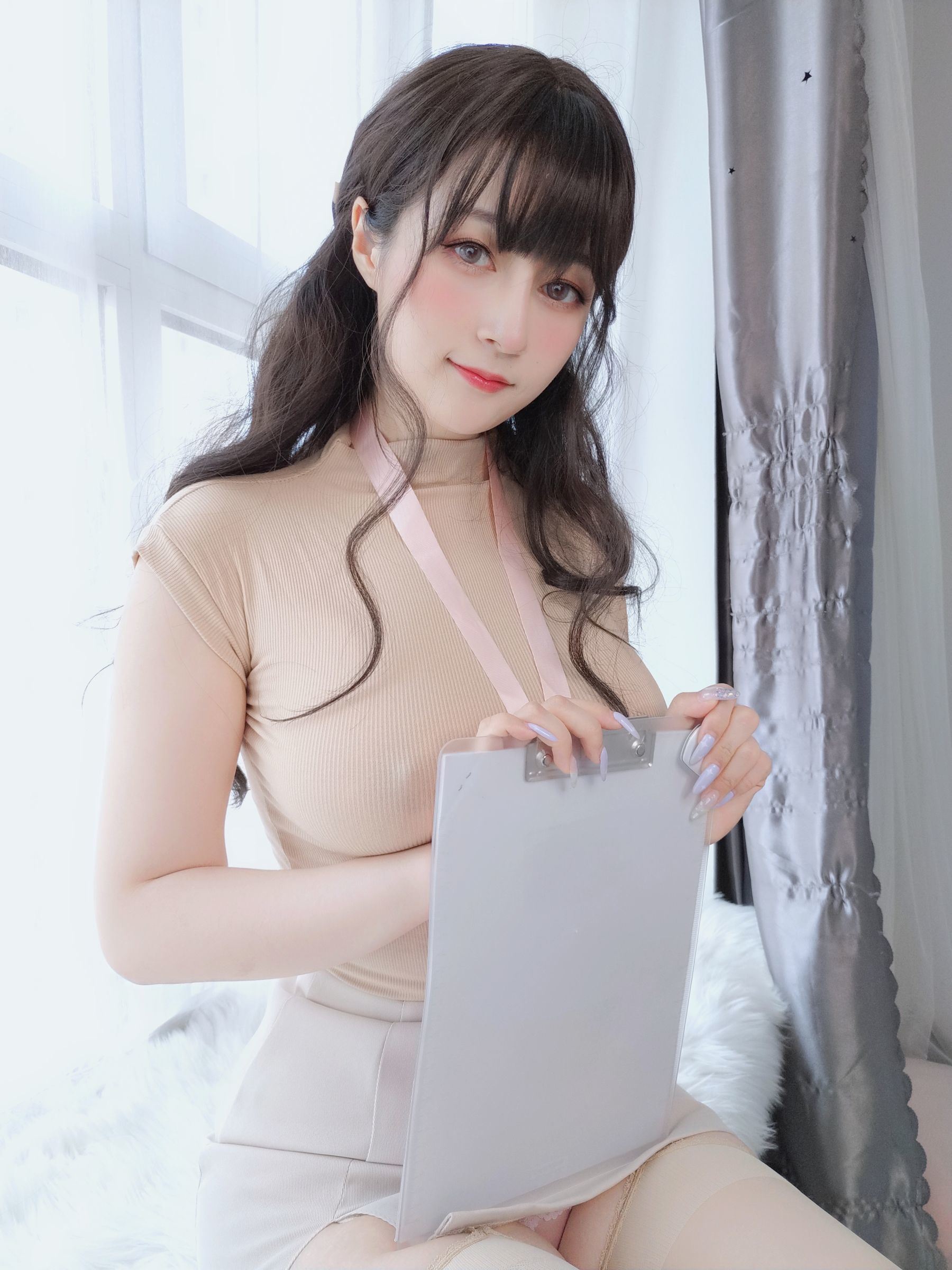 福利COS] Coser小姐姐白銀 - 工作中的後輩