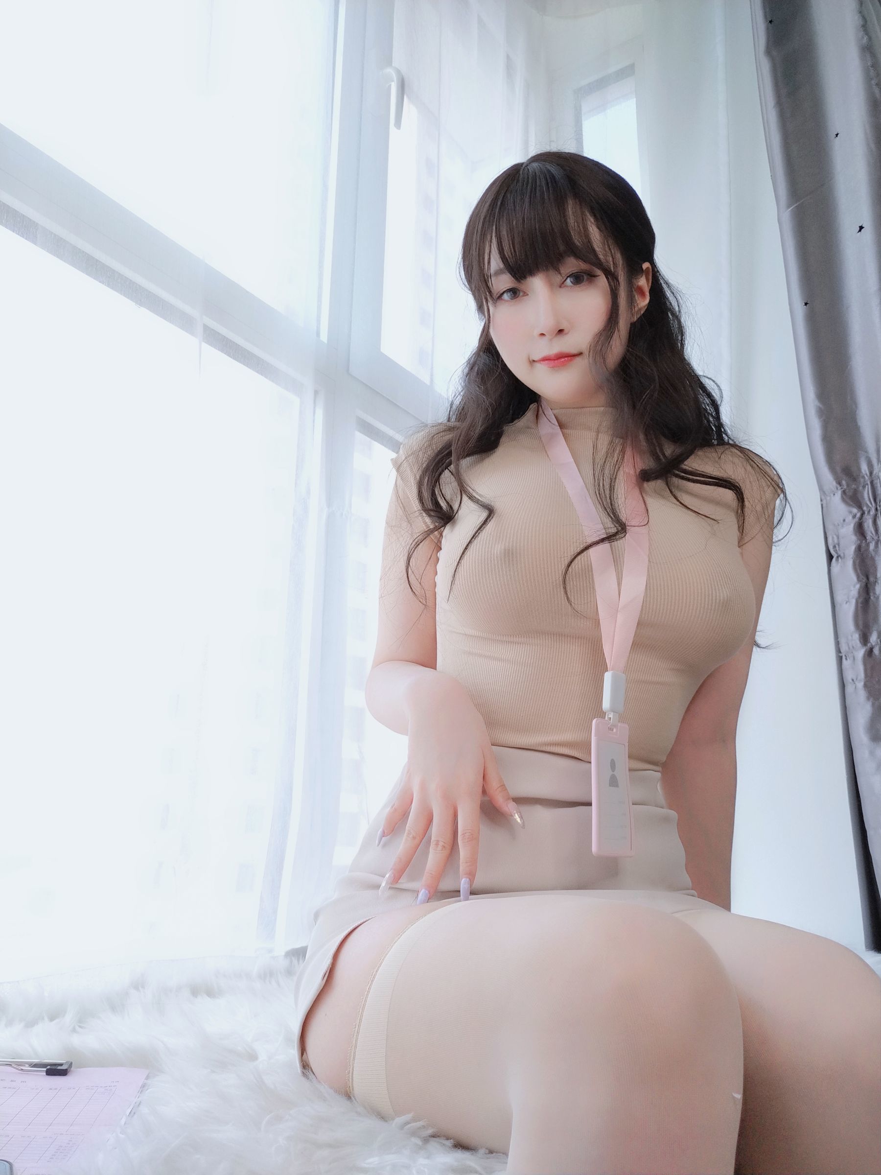 福利COS] Coser小姐姐白銀 - 工作中的後輩