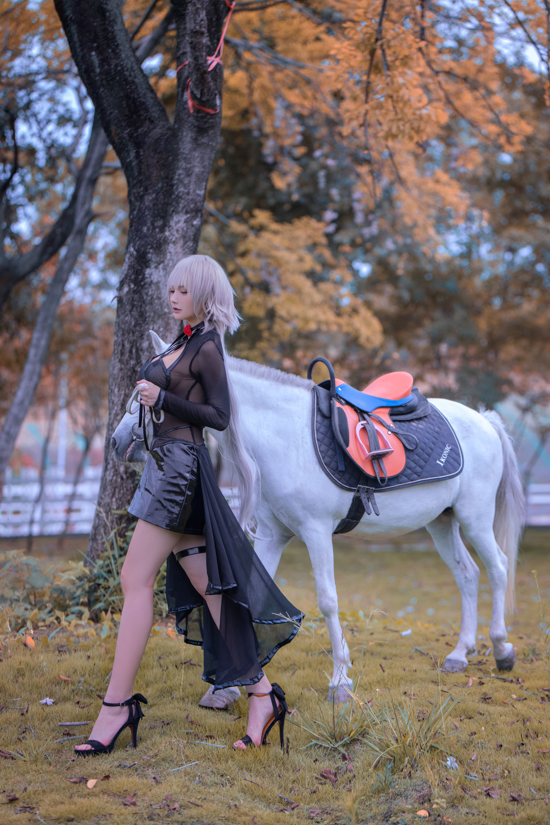 Phúc lợi COS] Cô gái cosplay Xian Jiu Airi - Jeanne Đen Ma Hội