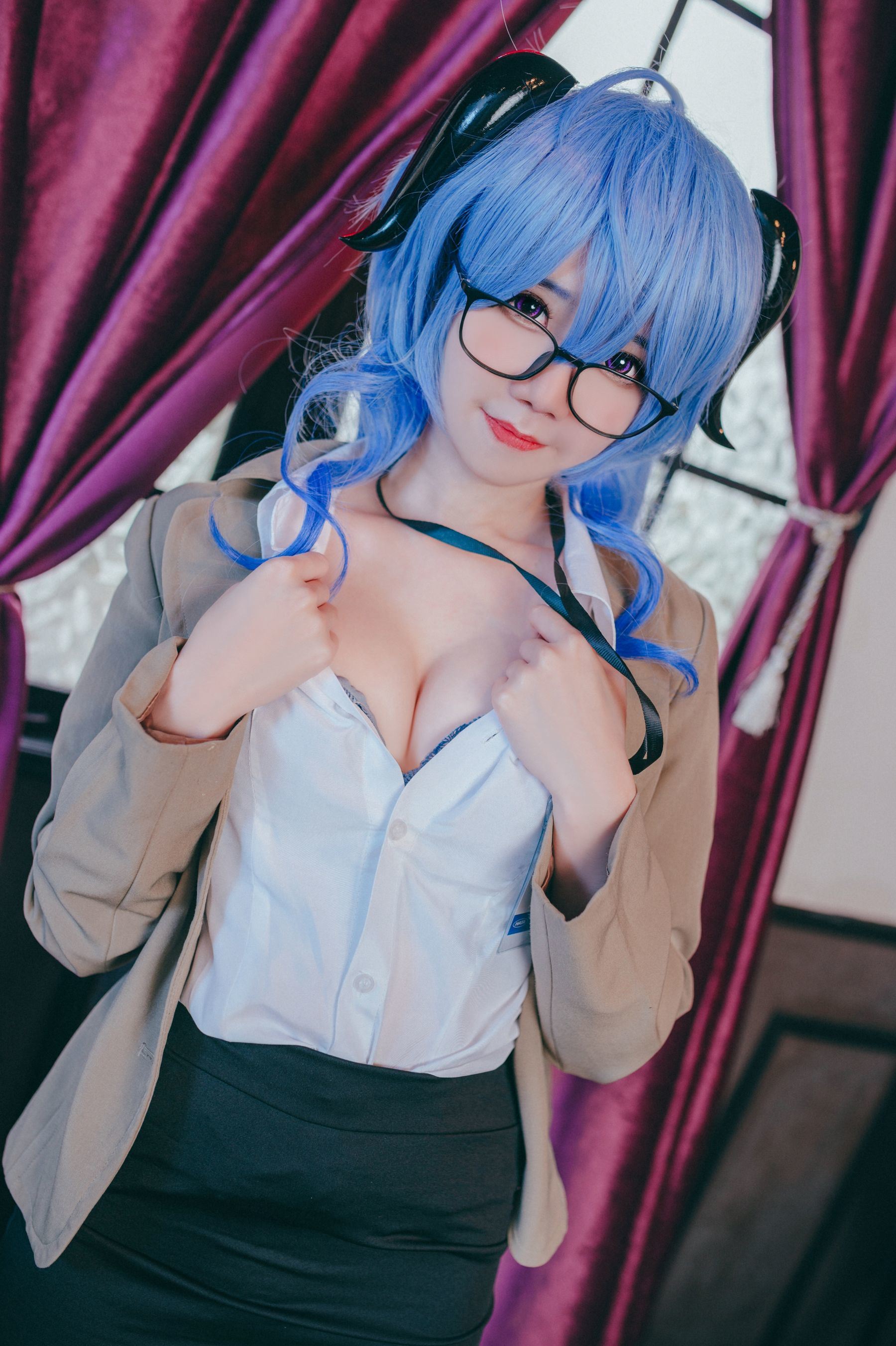 福利COS] 莎莉·多拉斯諾 - 甘雨 OL