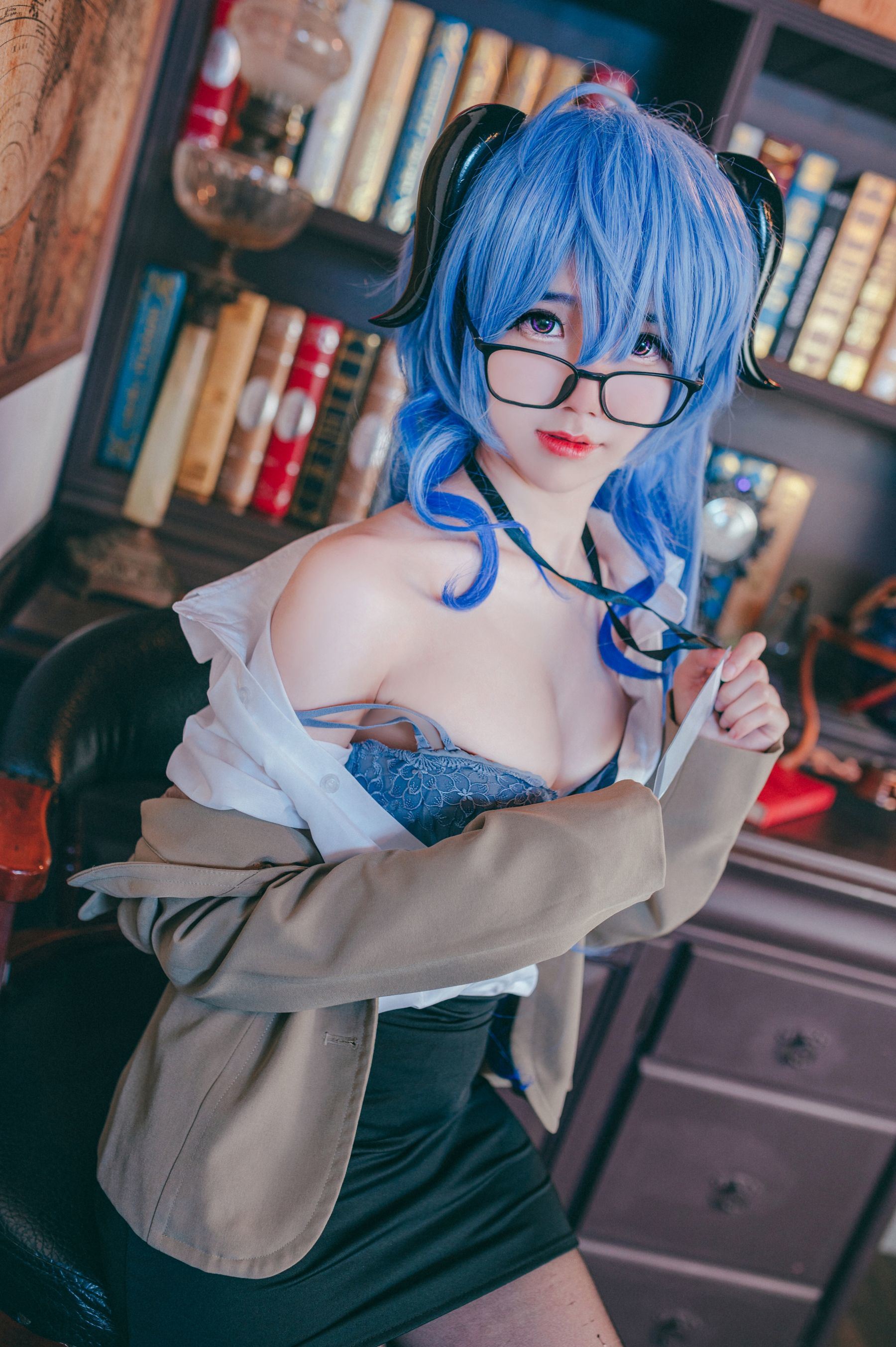 Welfare Cosplay: Sally Dorasnow - Ganyu OL