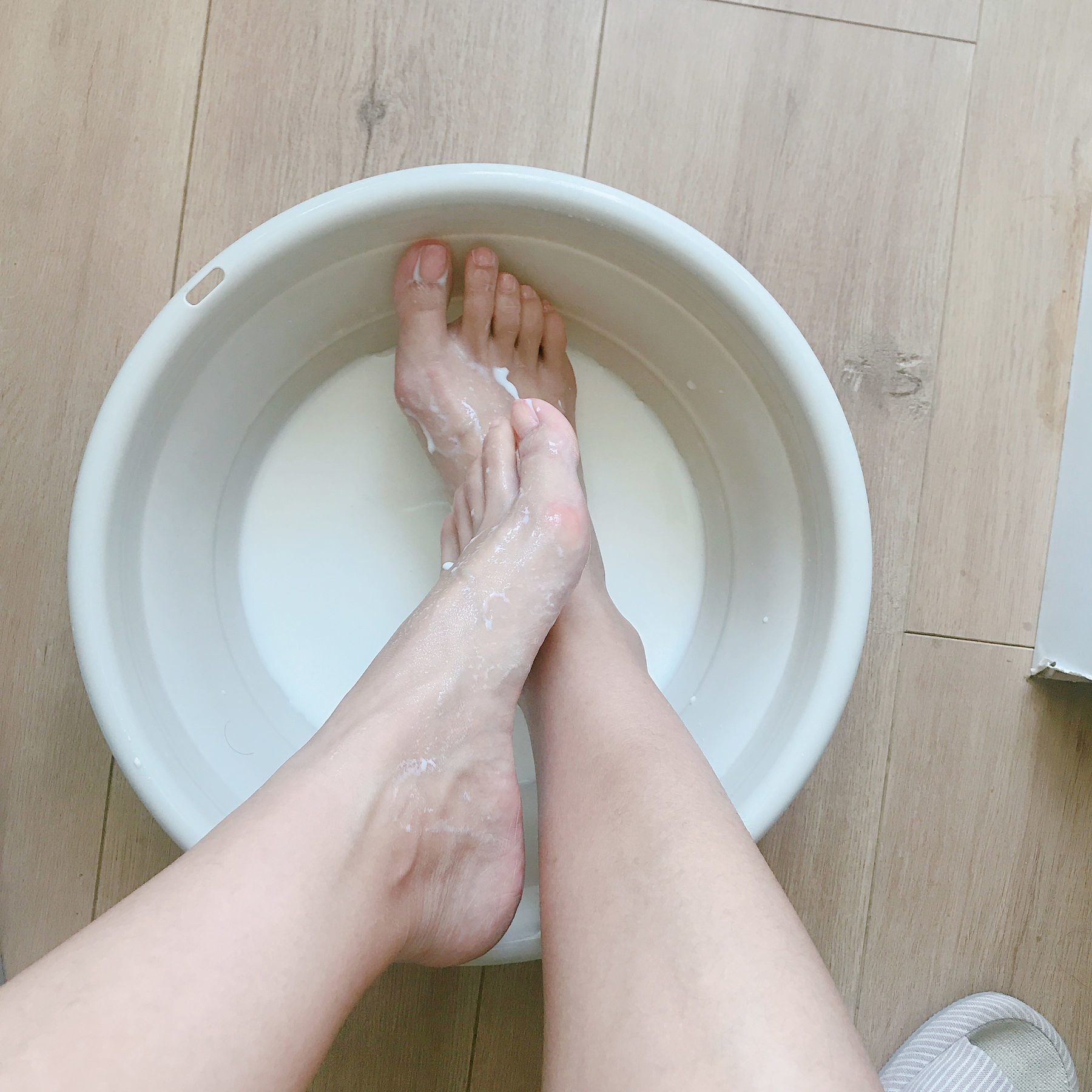 Phúc lợi COS] An Qiao Qiao (Nia Qiao Qiao) Số 001: Rửa chân bằng sữa