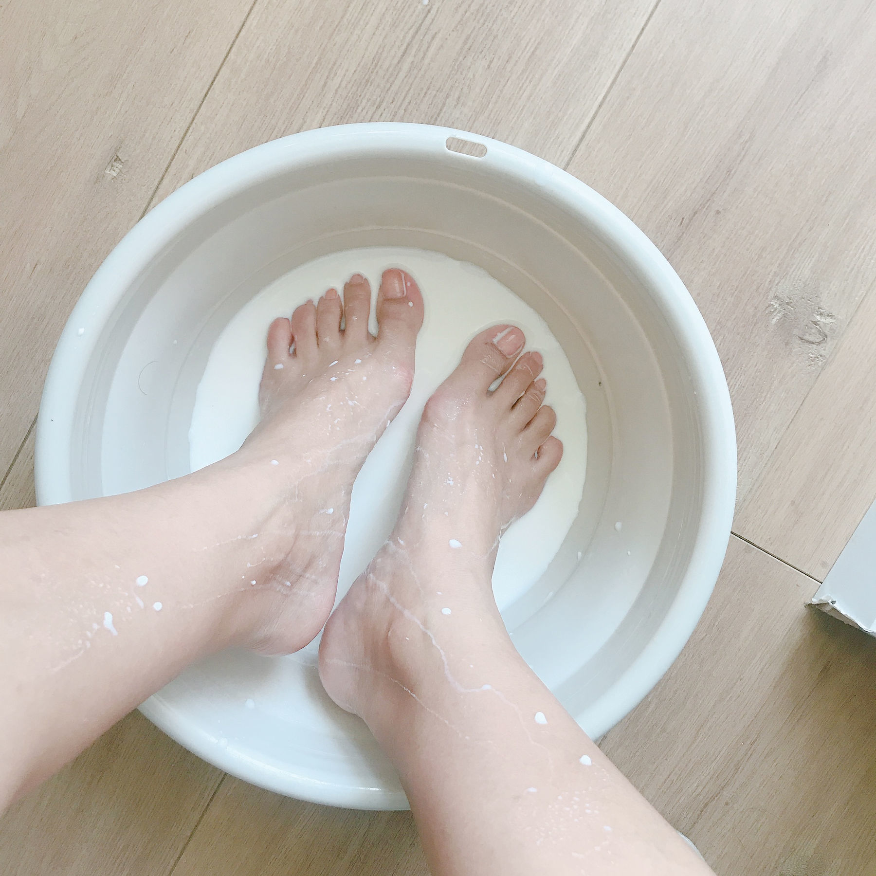 福利COS] 安喬喬兒(尼亞喬喬) No.001 牛奶洗腳