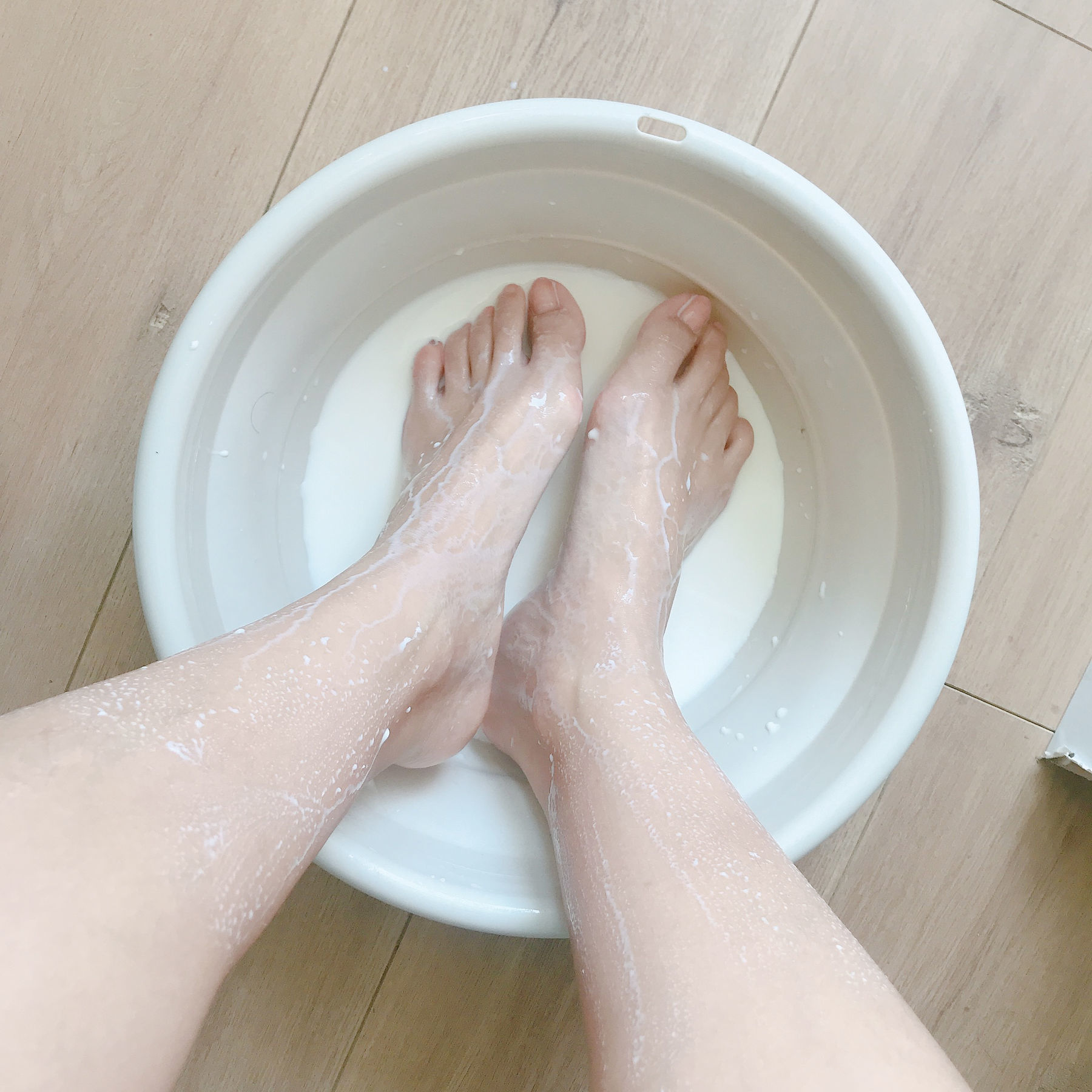 福利COS] 安喬喬兒(尼亞喬喬) No.001 牛奶洗腳