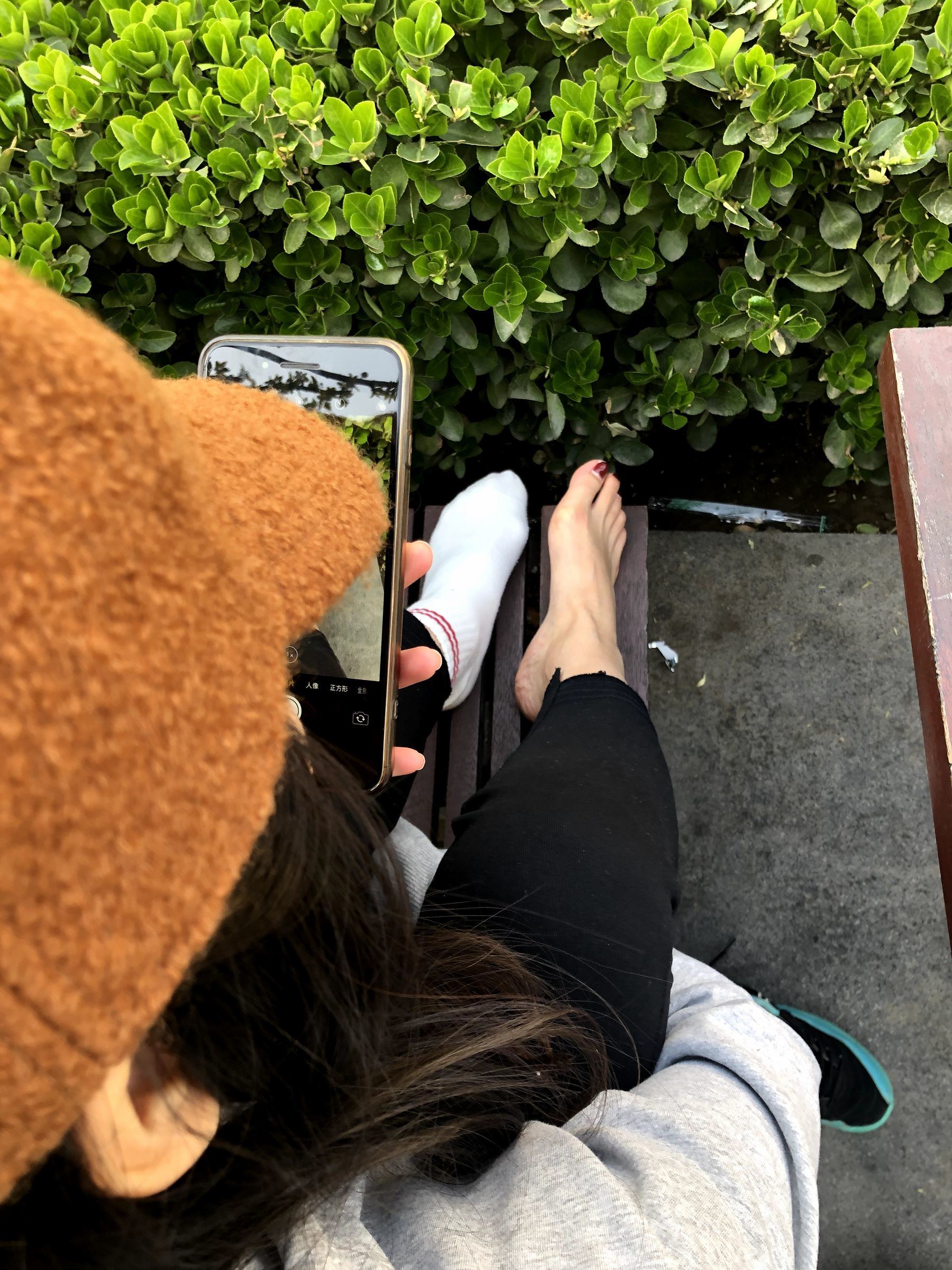 Welfare COS] An Qiao Qiao Er (Nia Qiao Qiao) No. 002 Outdoor Bare Feet