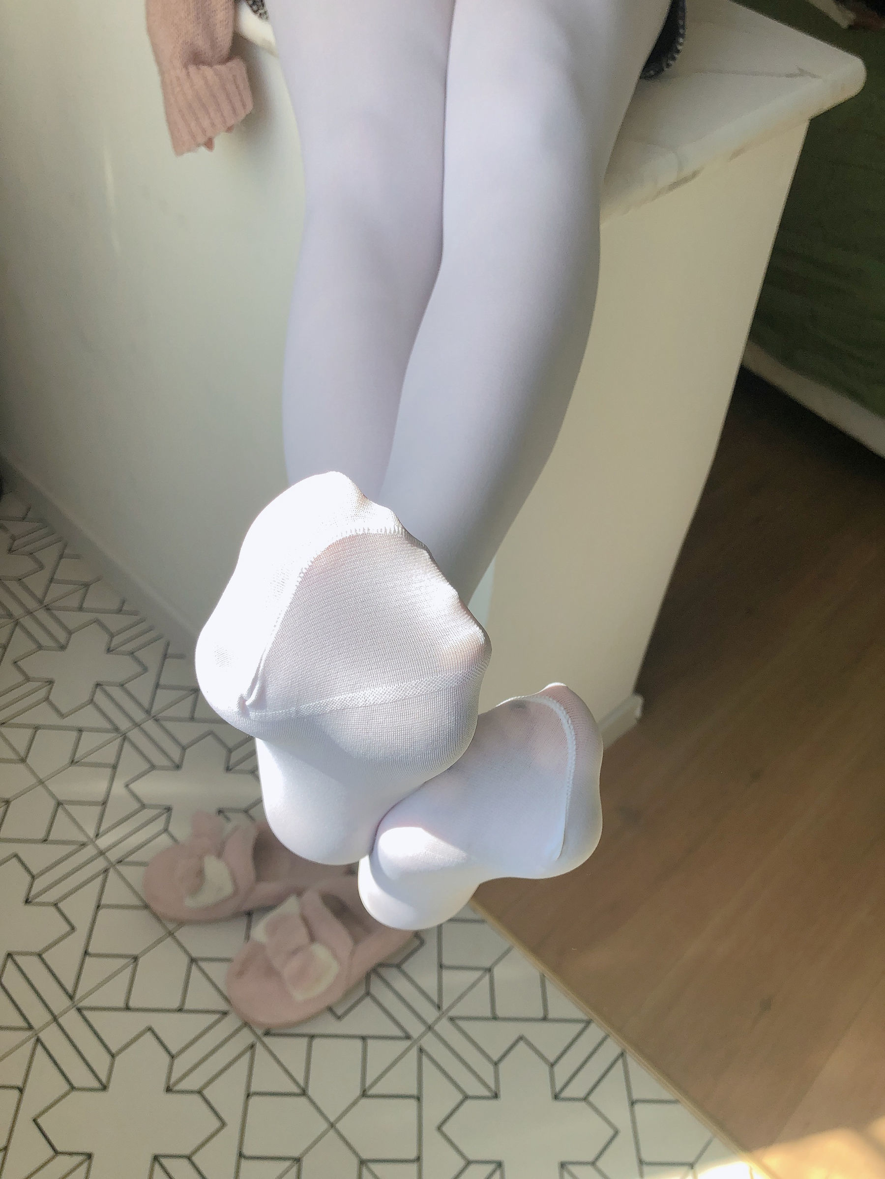 Welfare COS] An Qiaoqiao'er (Nia Qiaoqiao) No. 004 White Stockings