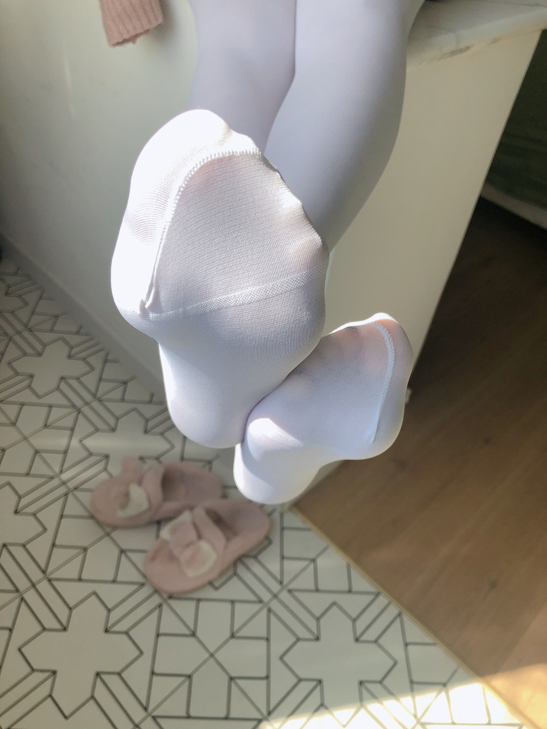Welfare COS] An Qiaoqiao'er (Nia Qiaoqiao) No. 004 White Stockings