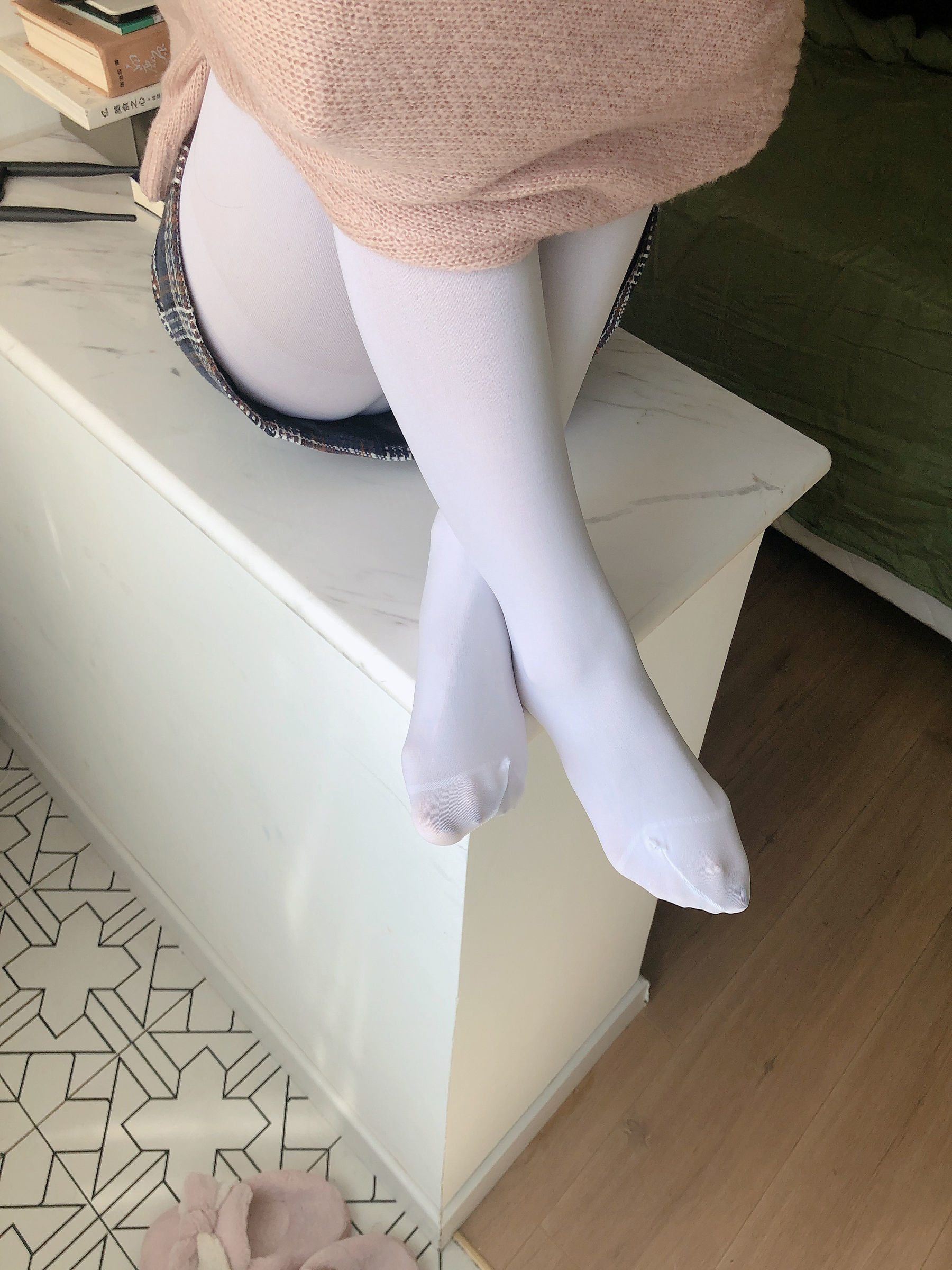 Welfare COS] An Qiaoqiao'er (Nia Qiaoqiao) No. 004 White Stockings