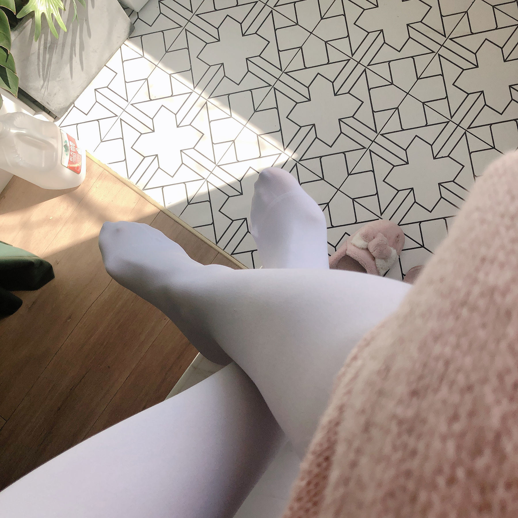 Welfare COS] An Qiaoqiao'er (Nia Qiaoqiao) No. 004 White Stockings