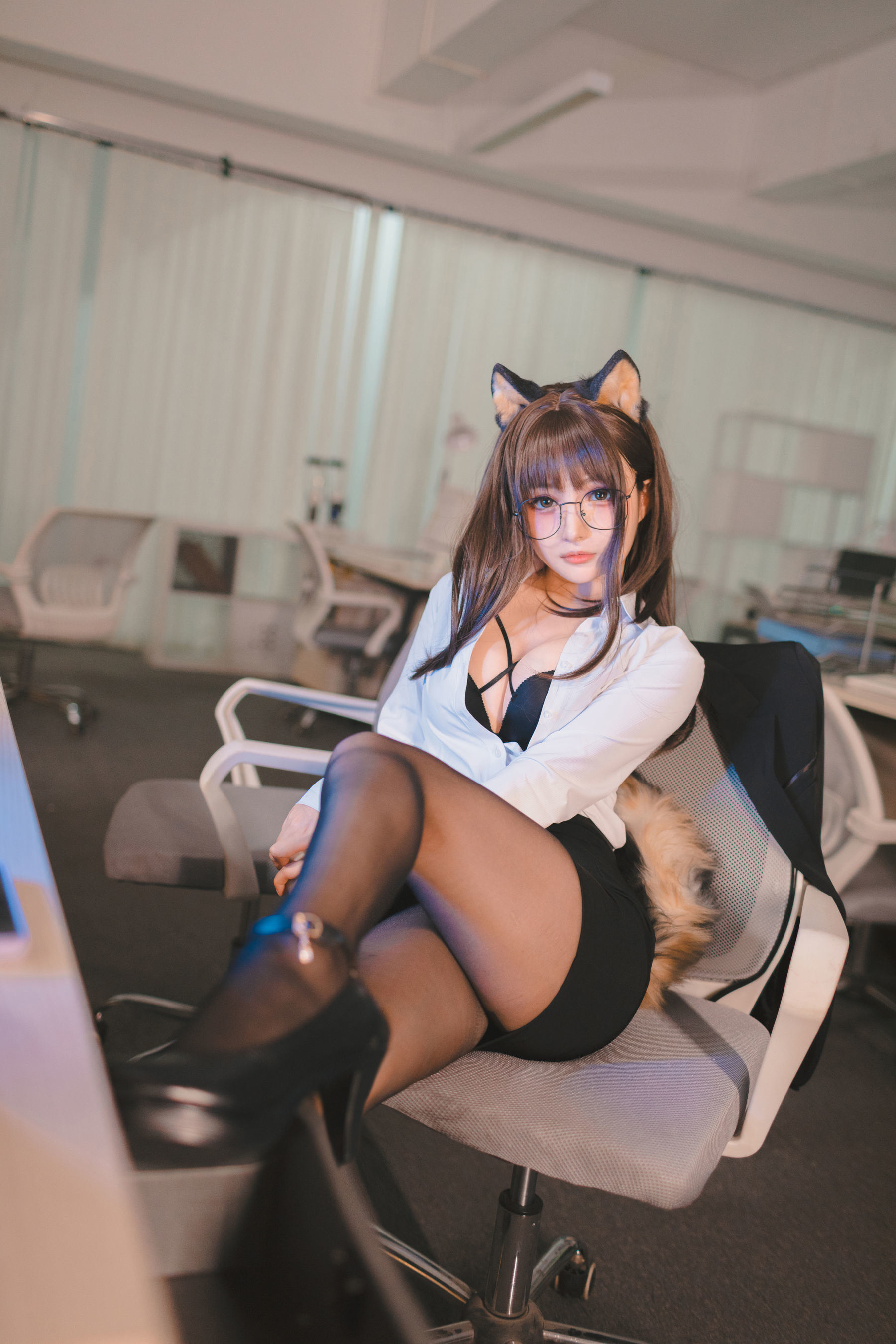 [福利COS] 桜井宁宁 - 柴犬OL