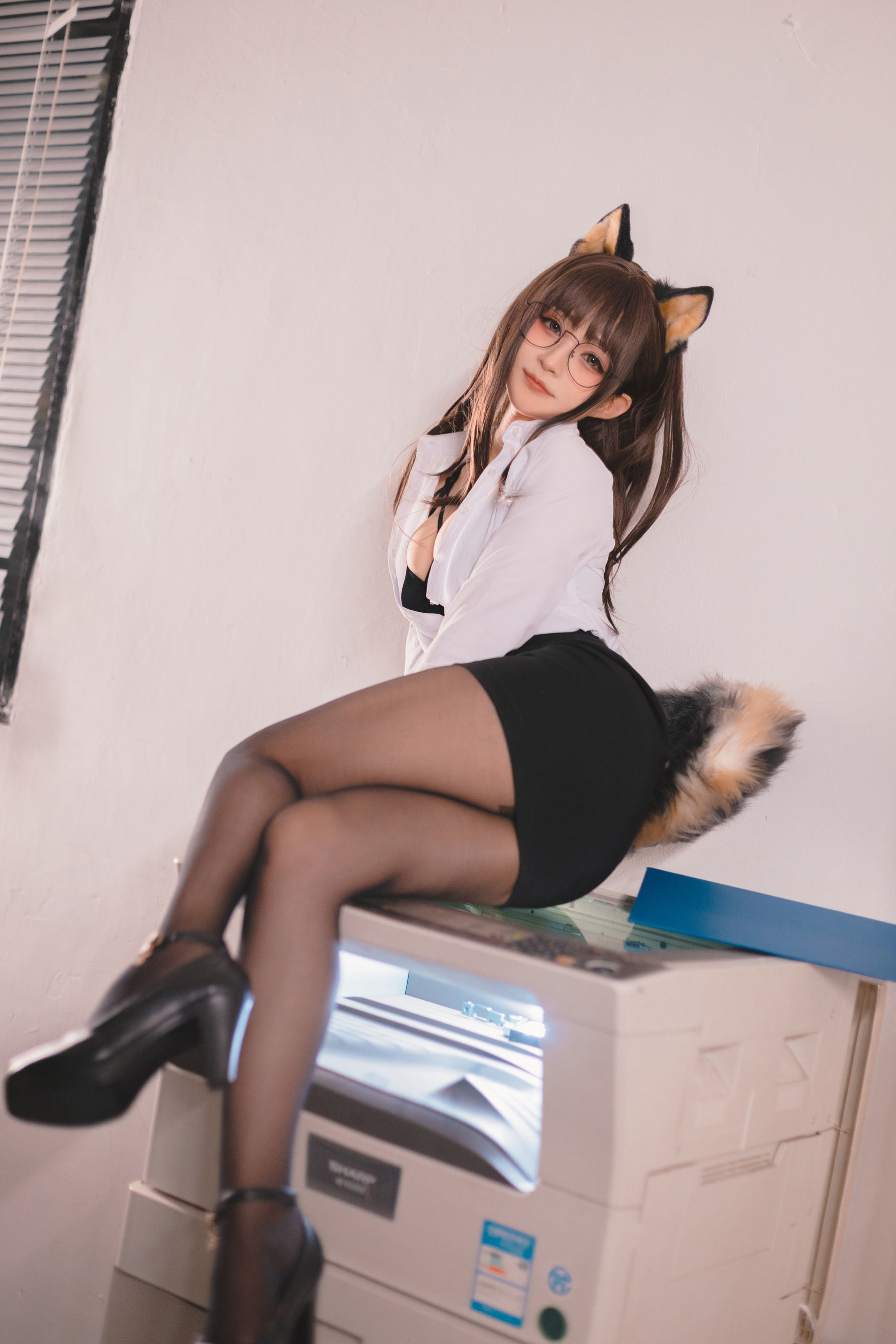 [福利COS] 桜井宁宁 - 柴犬OL