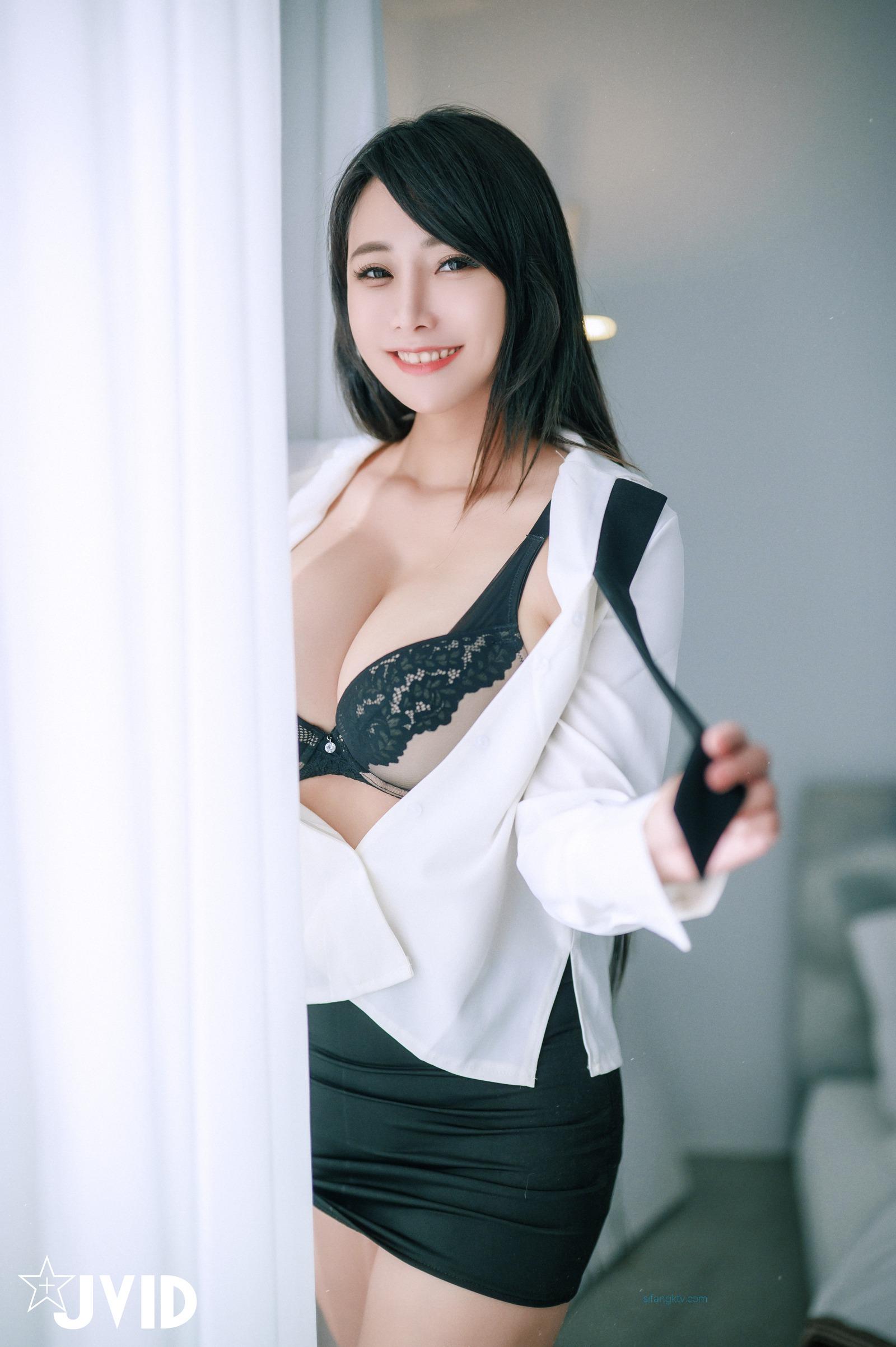 [JVID]楽楽-巨乳OL 150 P