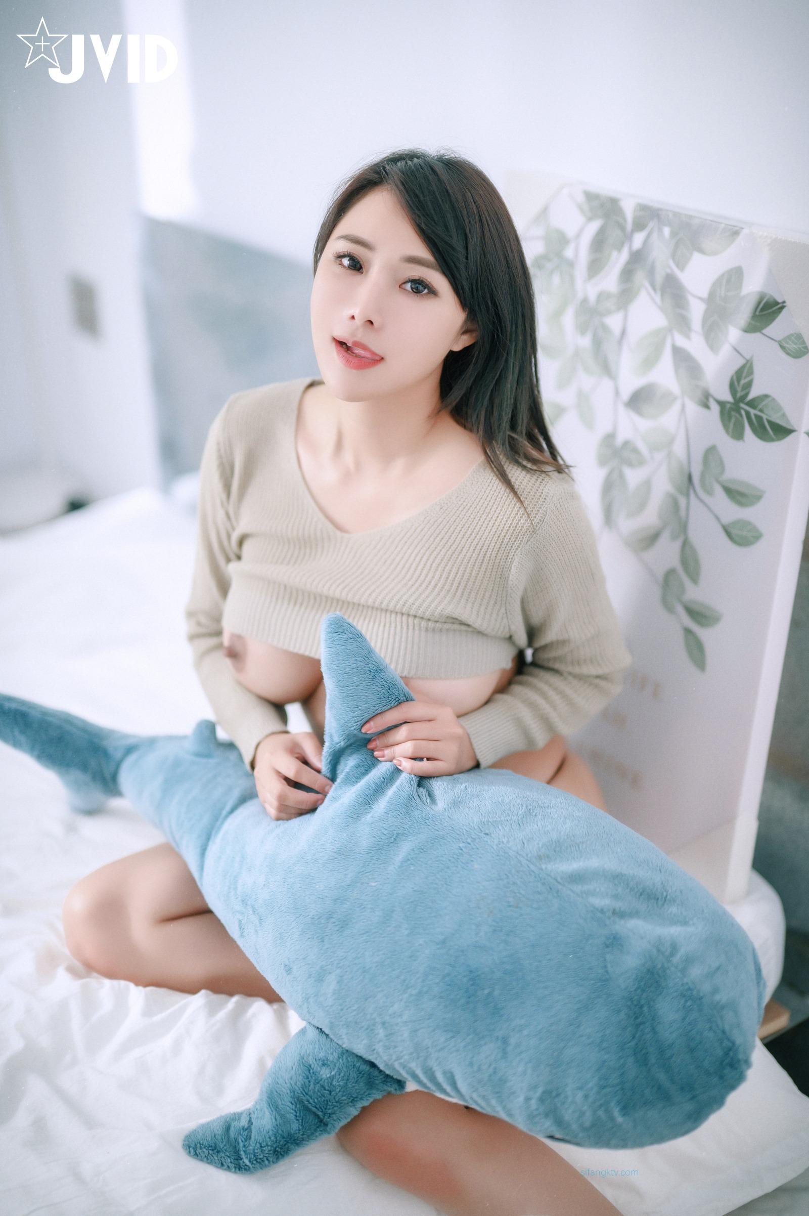 JVID] Lạc Lạc - Nữ OL ngực khổng lồ 150P