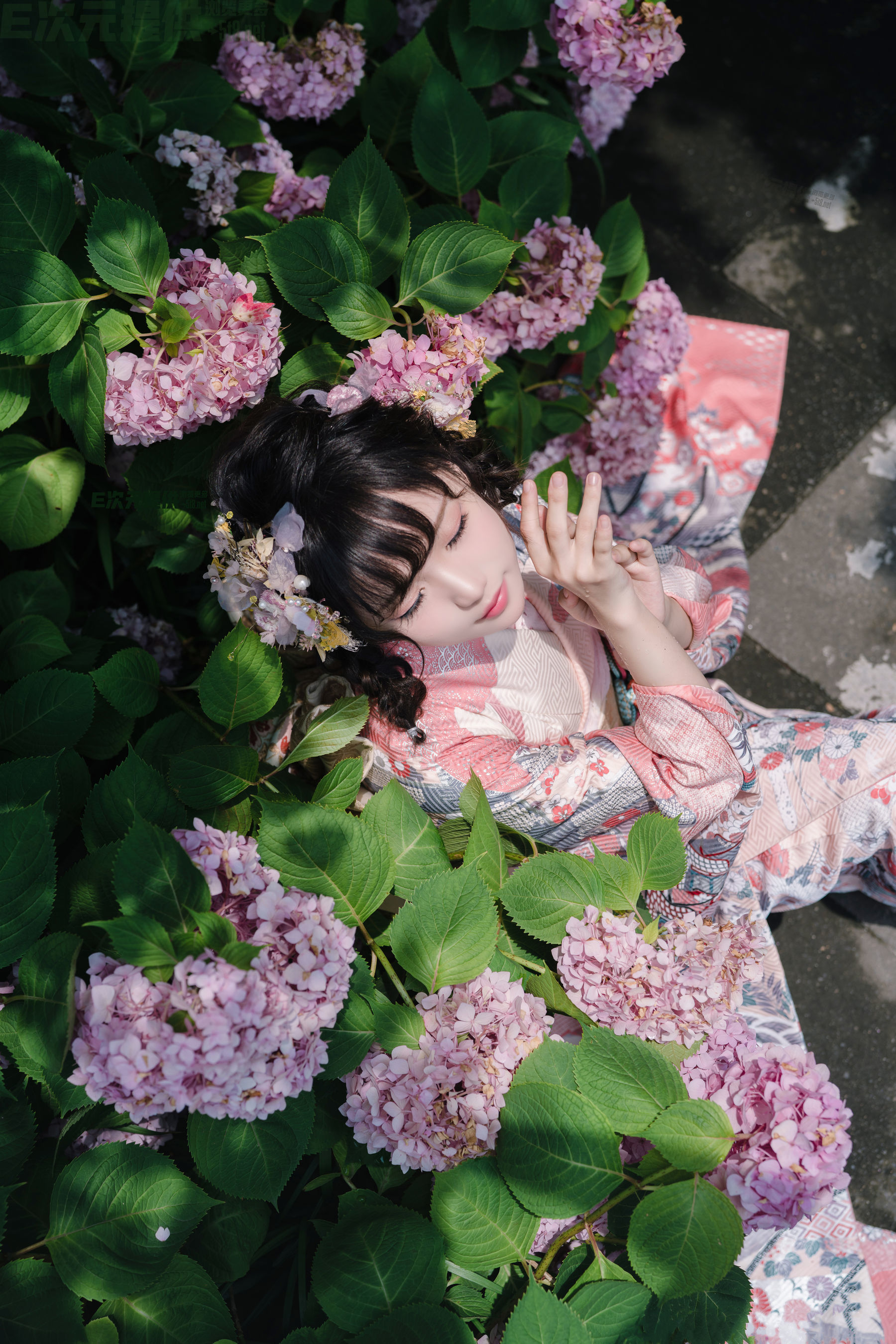 Phúc lợi COS] Hoa Thất Hana - Áo kimono hoa cẩm tú cầu