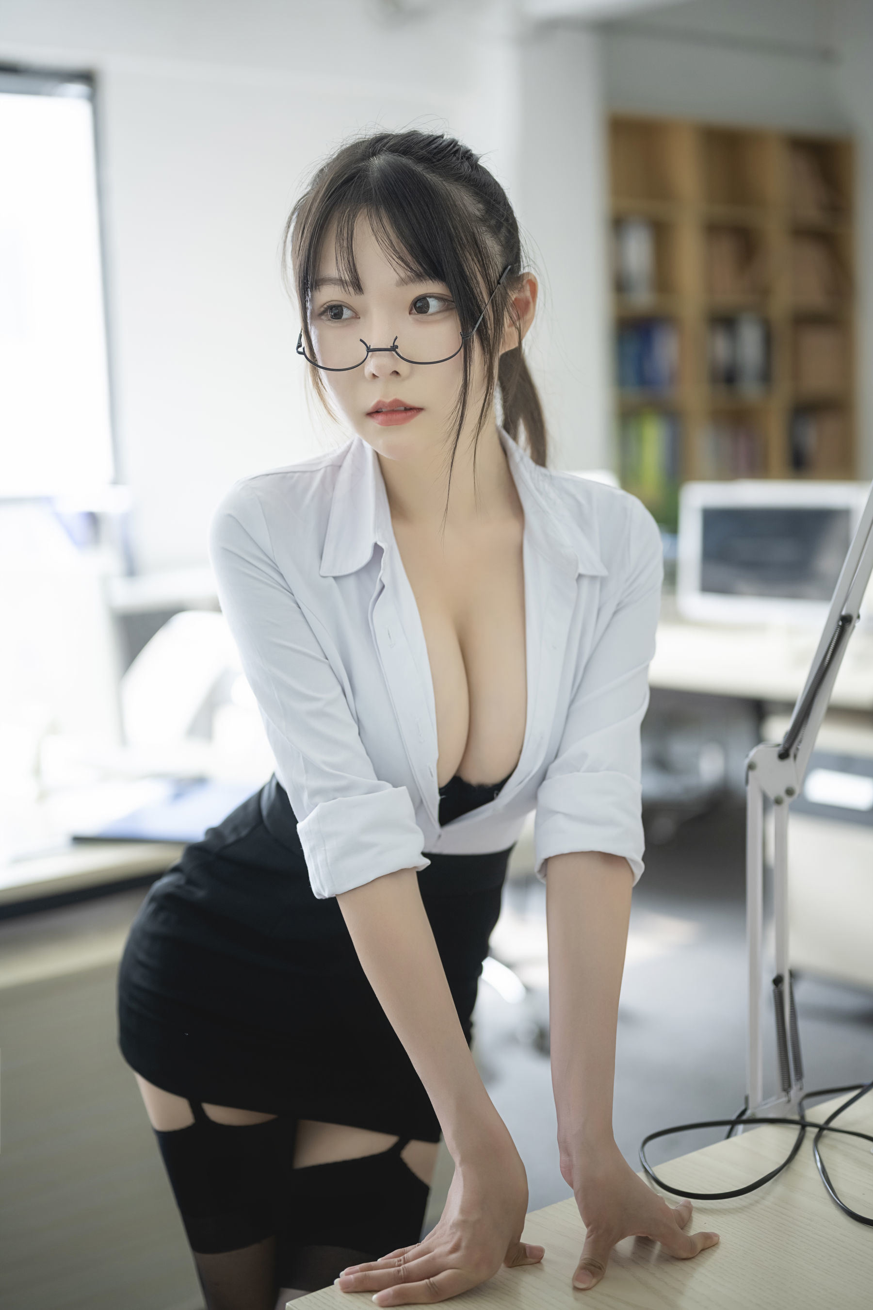Welfare COS] Hương Cỏ Meo Lộ Lộ Ảnh - Đen trắng Nghề nghiệp OL