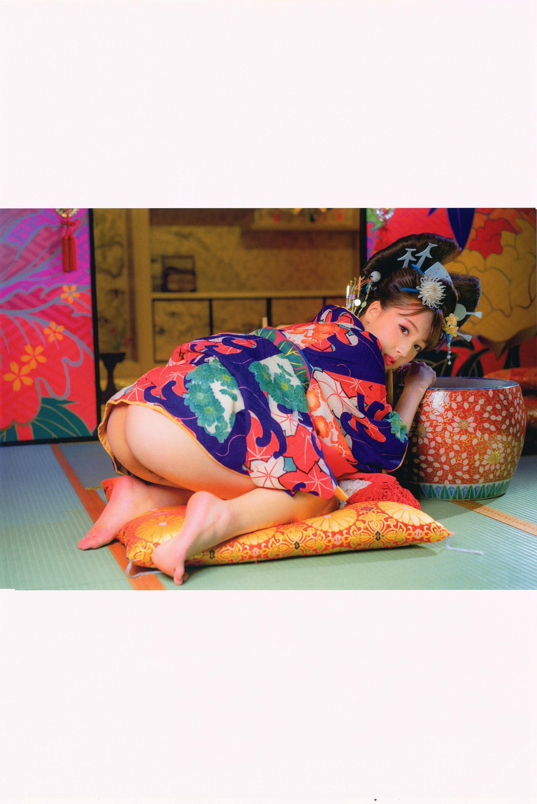 Yua Mikami - Oiran Photo Book "Washabi" 125P