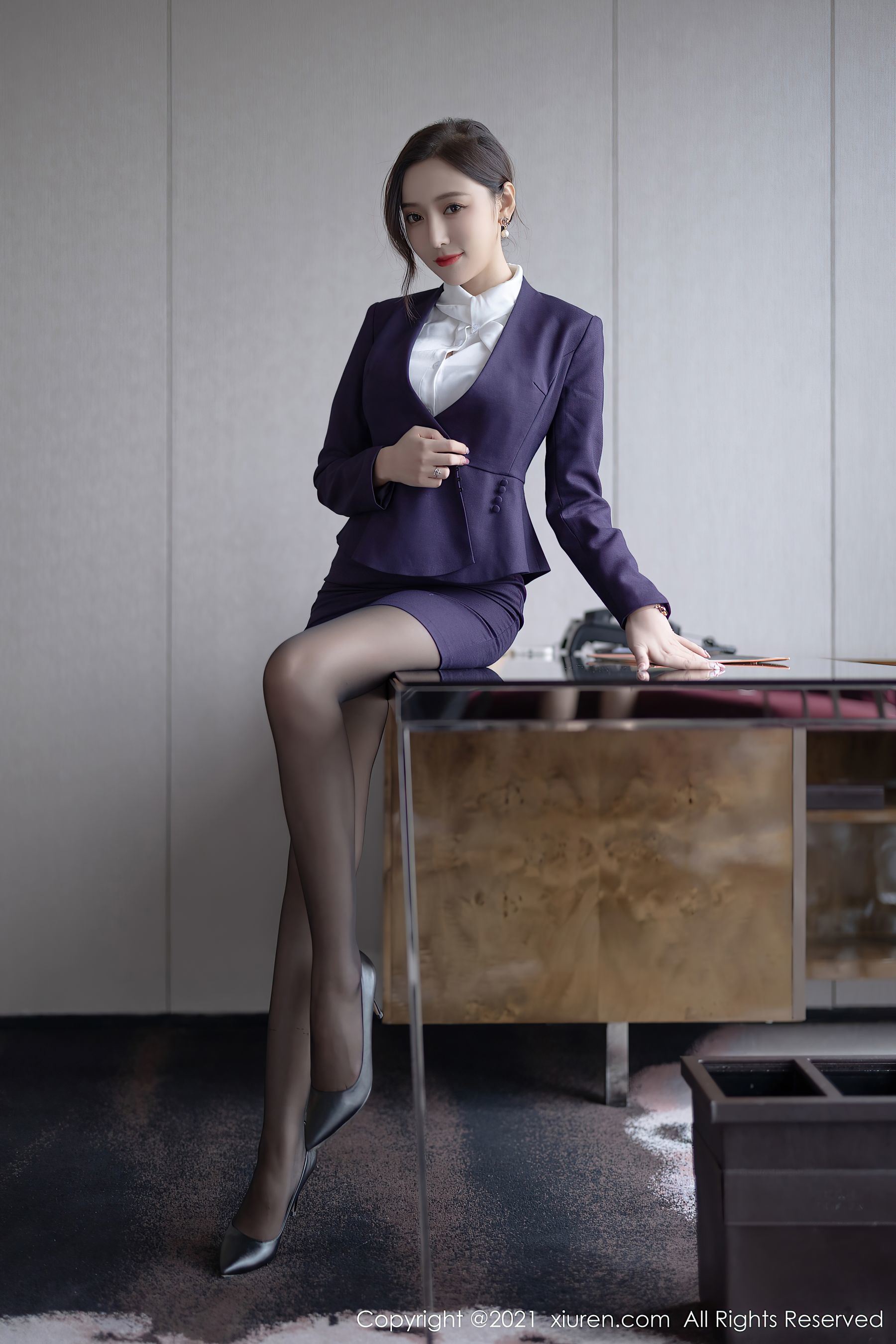 XiuRen No.4184 Wang Xinyao Yanni OL Black Stockings Legs
